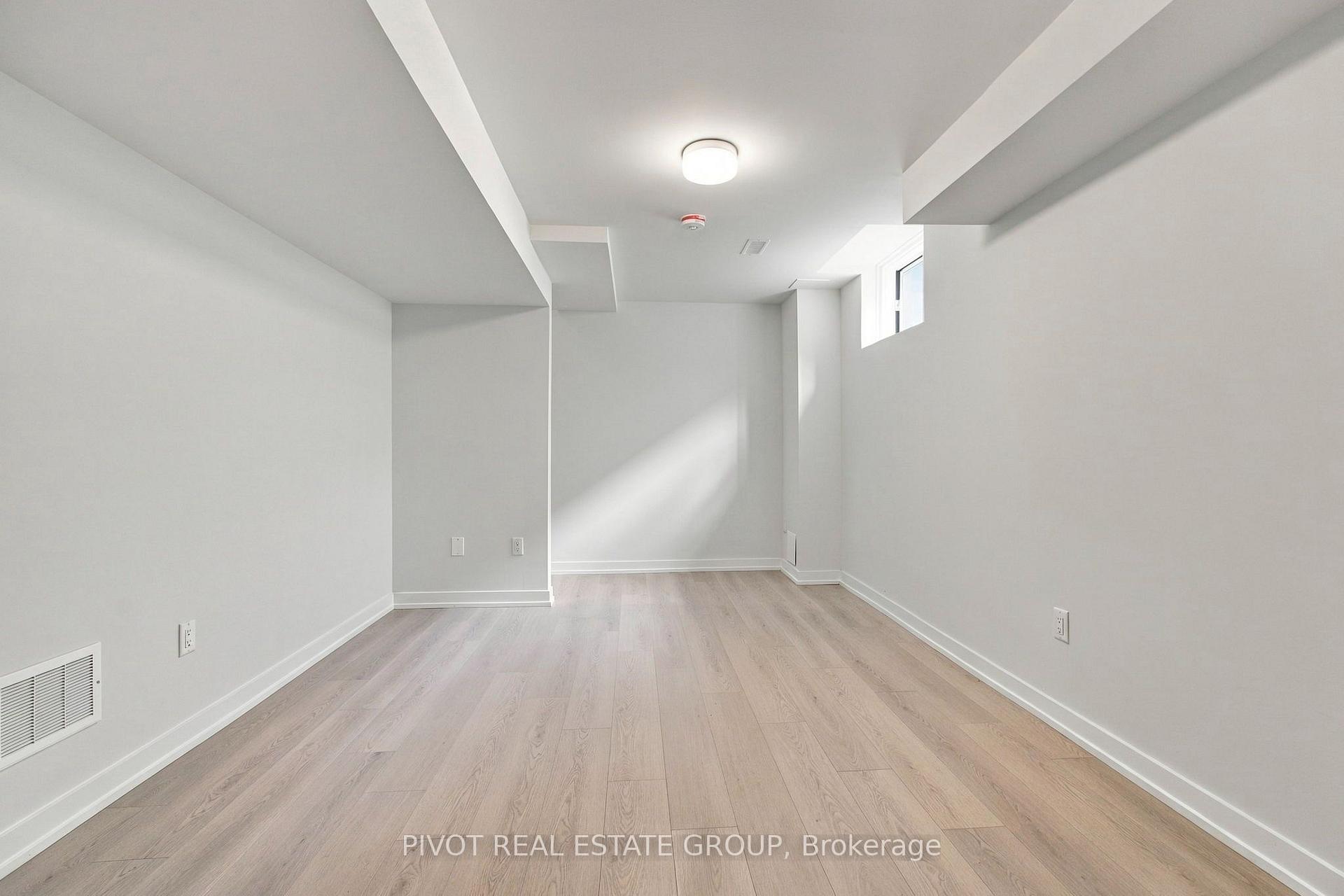 Photo 39 of 136 Danielle Moore Circle, Scarborough, Bendale — HOMEH