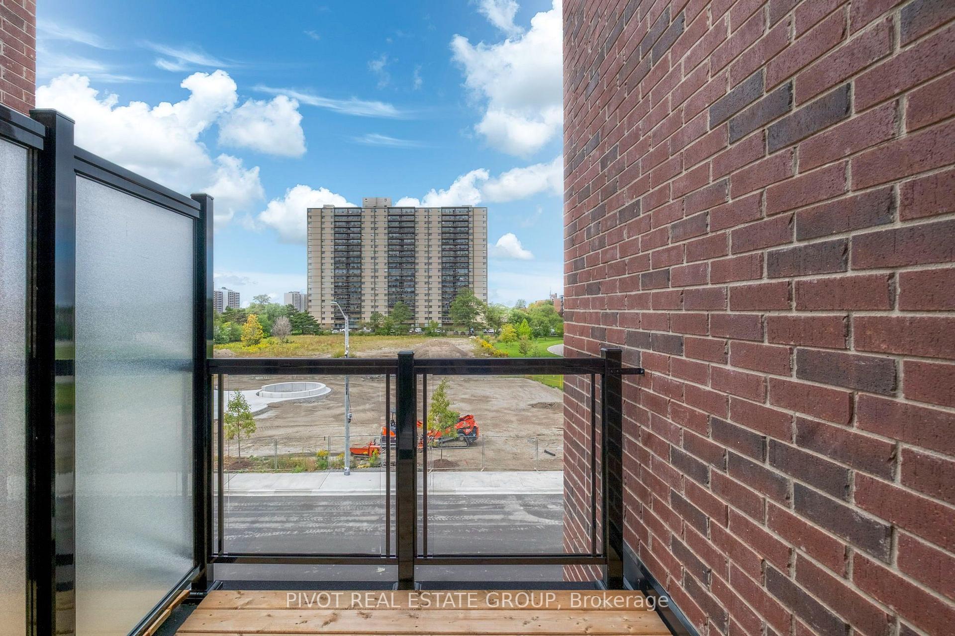 Photo 40 of 136 Danielle Moore Circle, Scarborough, Bendale — HOMEH
