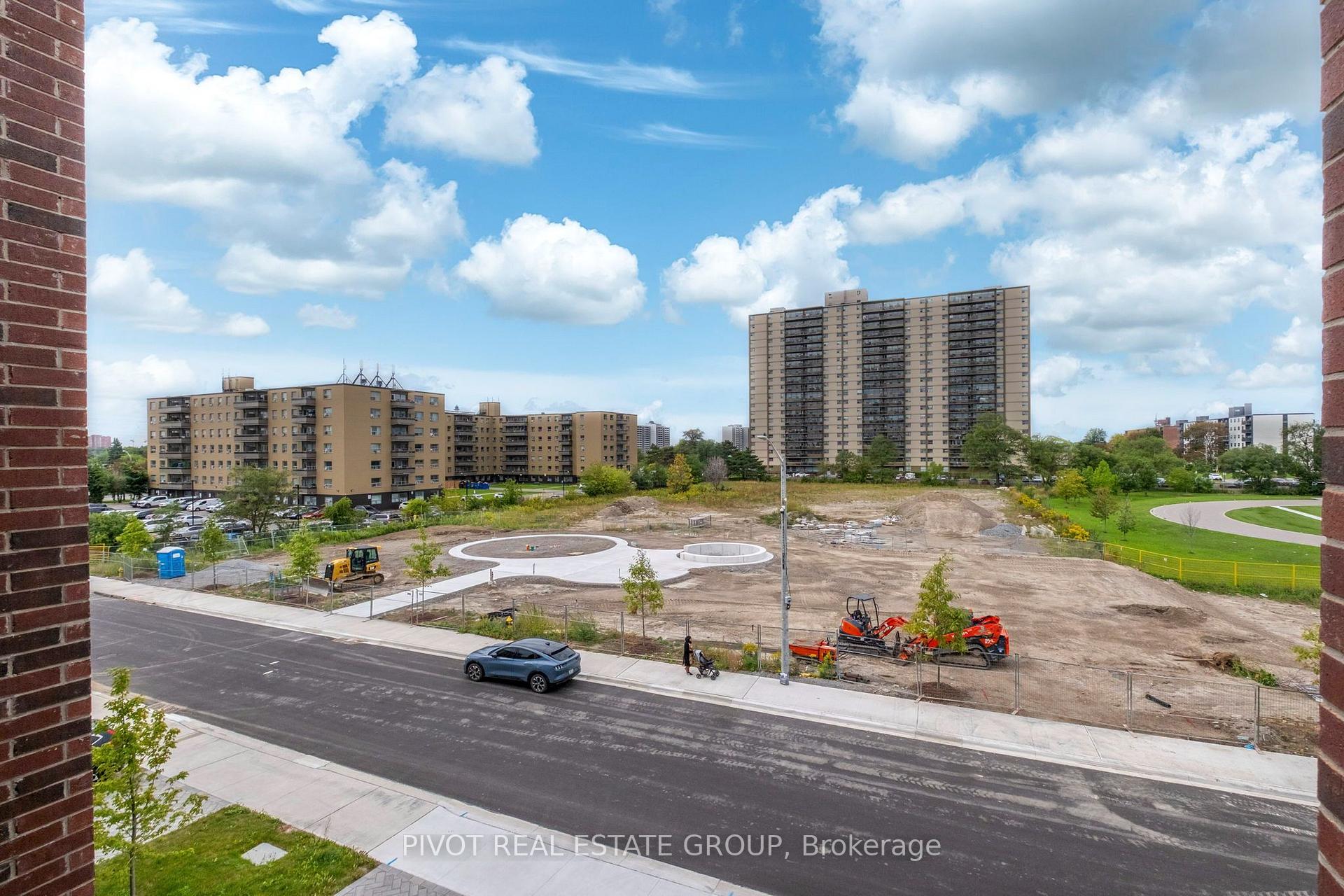 Photo 41 of 136 Danielle Moore Circle, Scarborough, Bendale — HOMEH