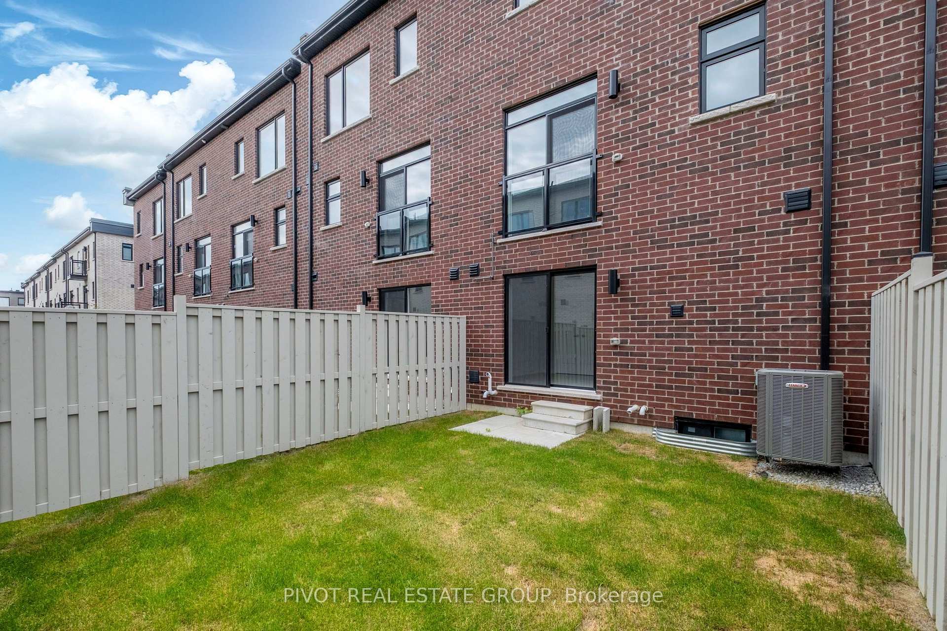 Photo 48 of 136 Danielle Moore Circle, Scarborough, Bendale — HOMEH