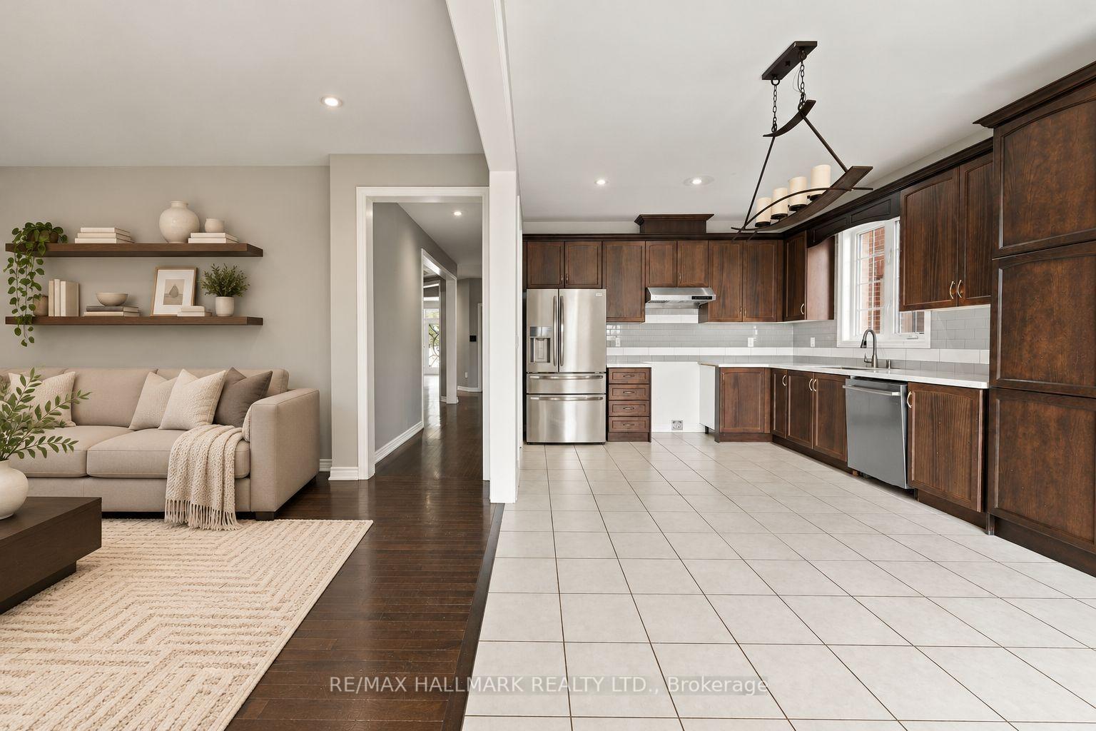 Photo 10 of 19 Durango Drive, Brampton, Credit Valley — HOMEH