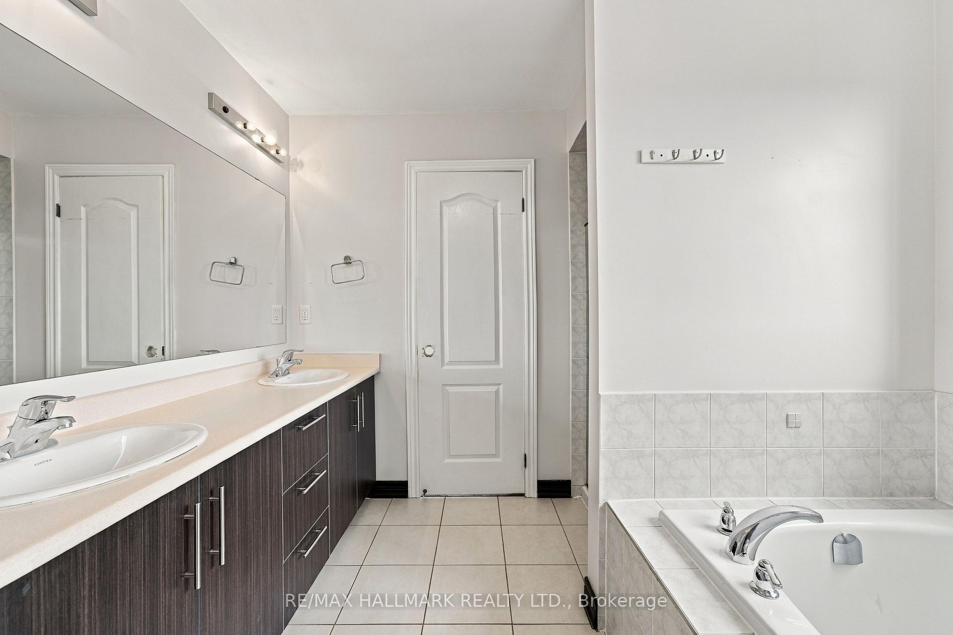 Photo 32 of 19 Durango Drive, Brampton, Credit Valley — HOMEH