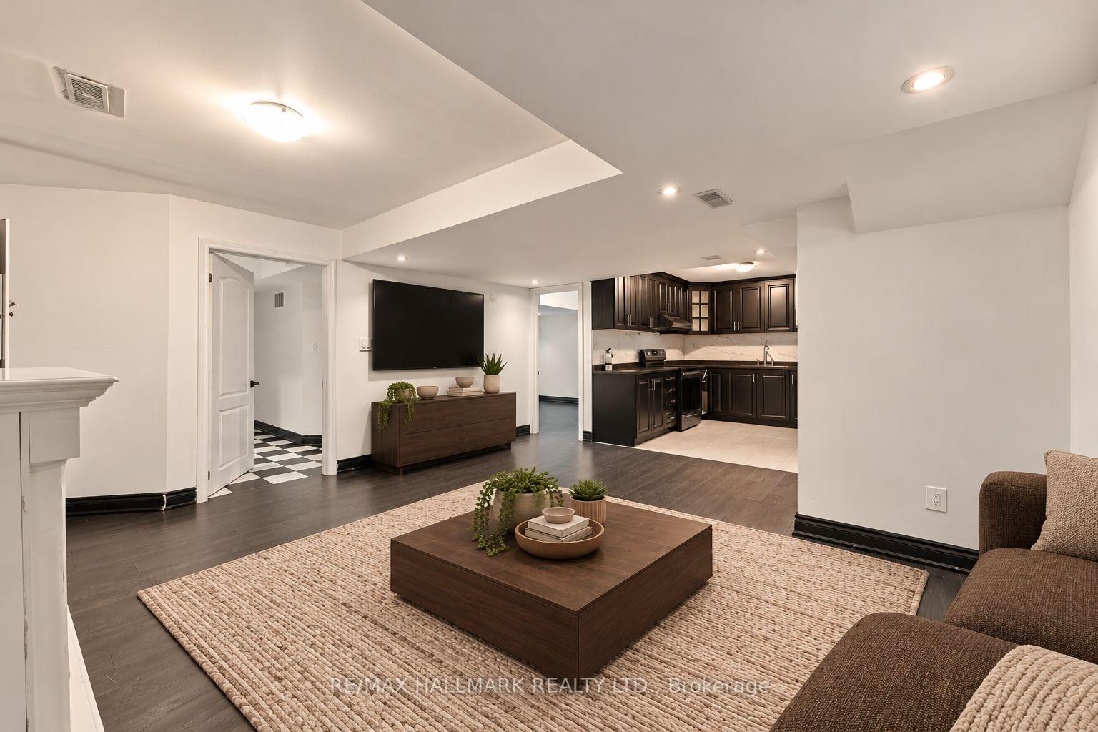 Photo 37 of 19 Durango Drive, Brampton, Credit Valley — HOMEH