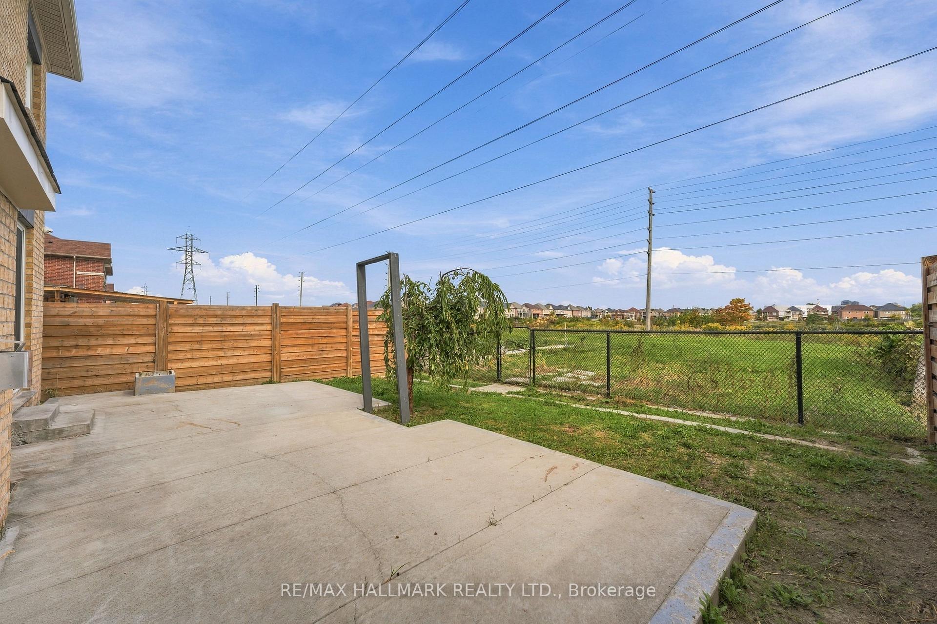 Photo 47 of 19 Durango Drive, Brampton, Credit Valley — HOMEH