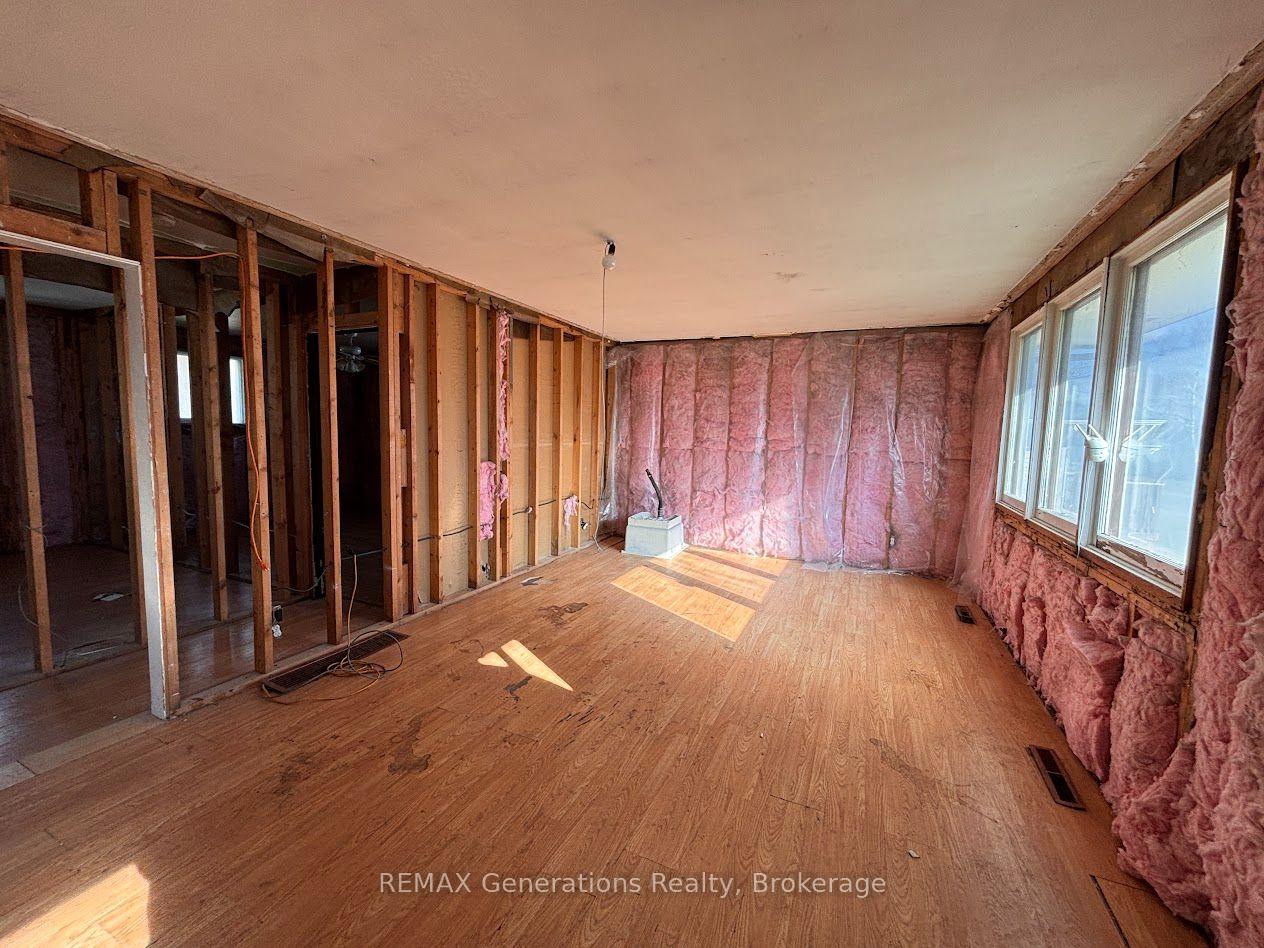 Photo 4 of 10 Adjala Avenue, Manitouwadge, TB-73 — HOMEH