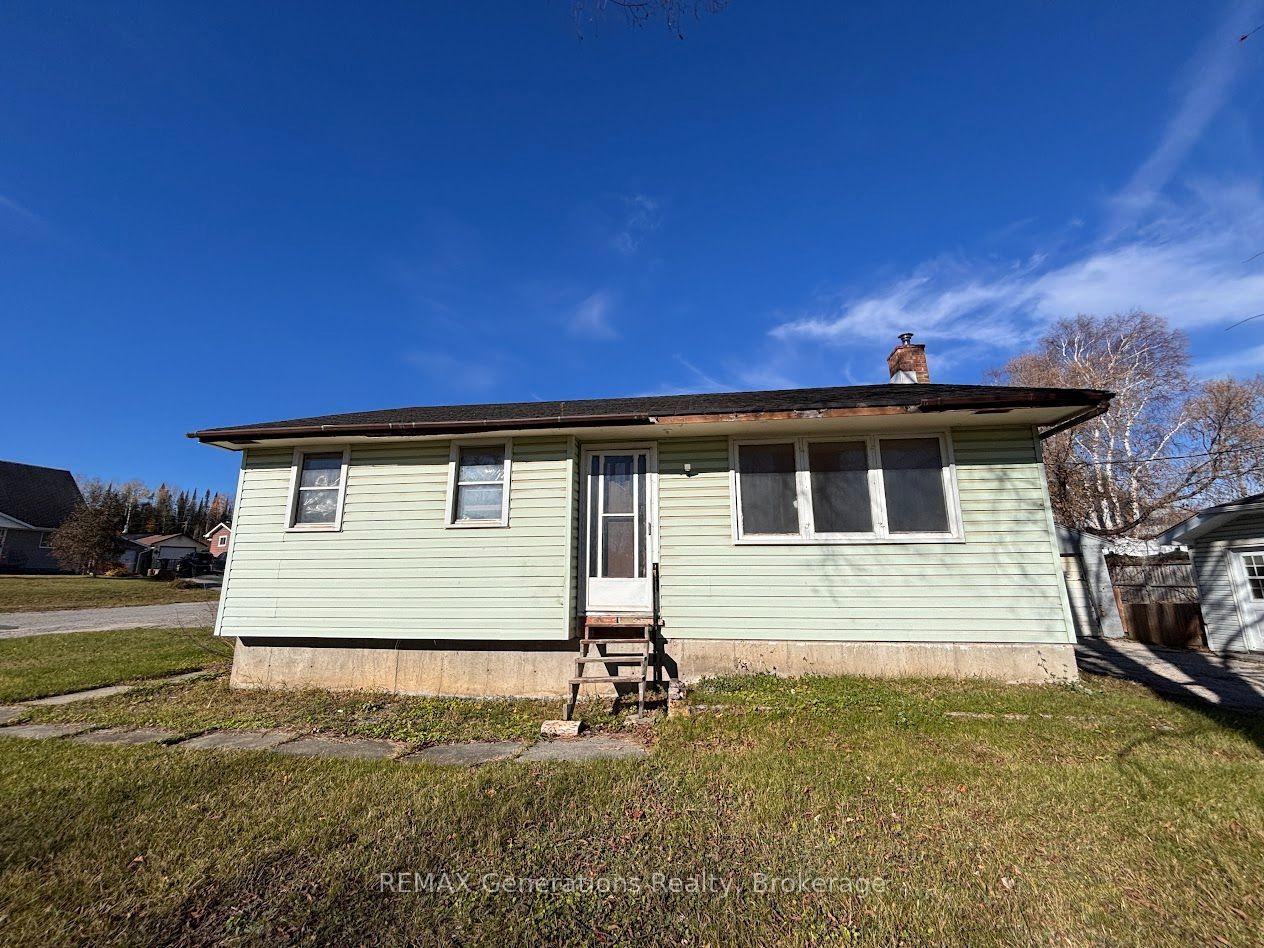 Photo 23 of 10 Adjala Avenue, Manitouwadge, TB-73 — HOMEH