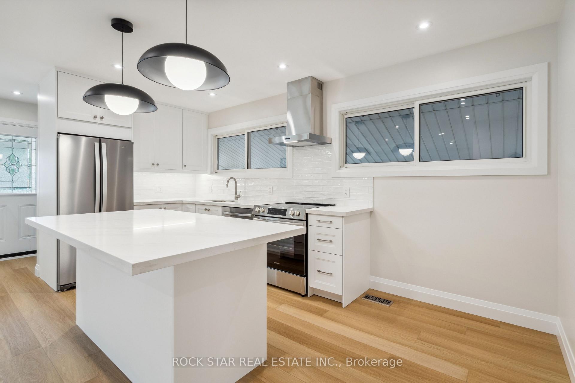Photo 2 of Unit Main, 121 Toby Crescent, Hamilton, Huntington — HOMEH
