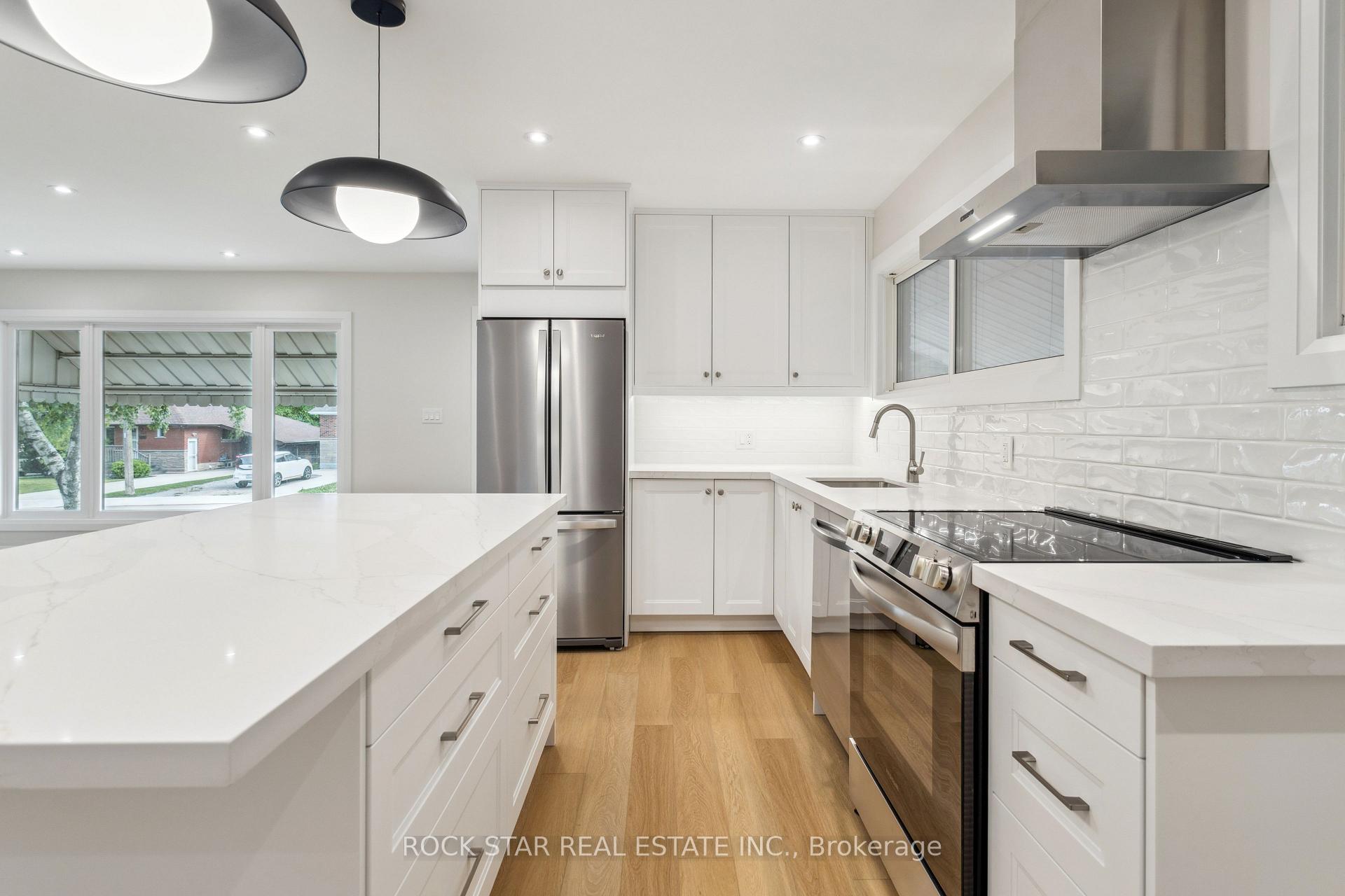 Photo 3 of Unit Main, 121 Toby Crescent, Hamilton, Huntington — HOMEH