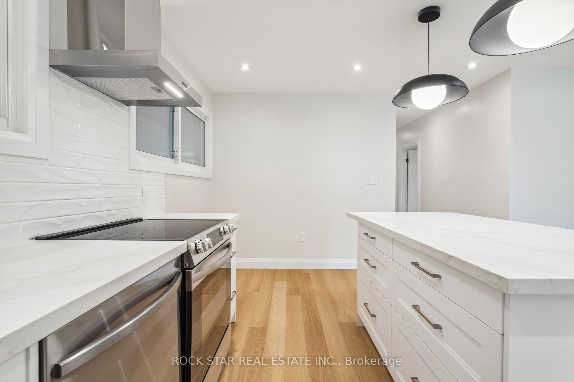 Photo 4 of Unit Main, 121 Toby Crescent, Hamilton, Huntington — HOMEH
