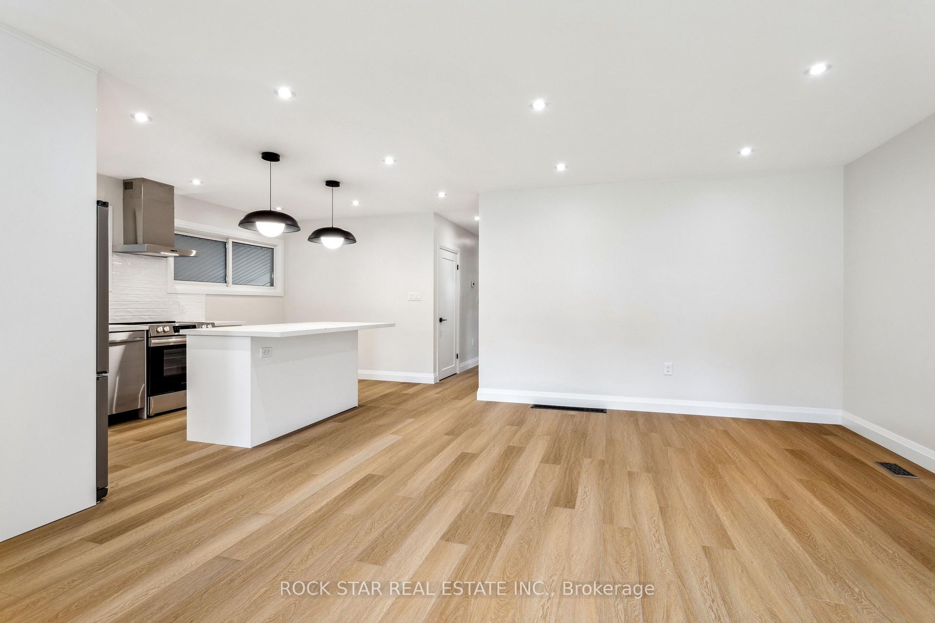 Photo 7 of Unit Main, 121 Toby Crescent, Hamilton, Huntington — HOMEH