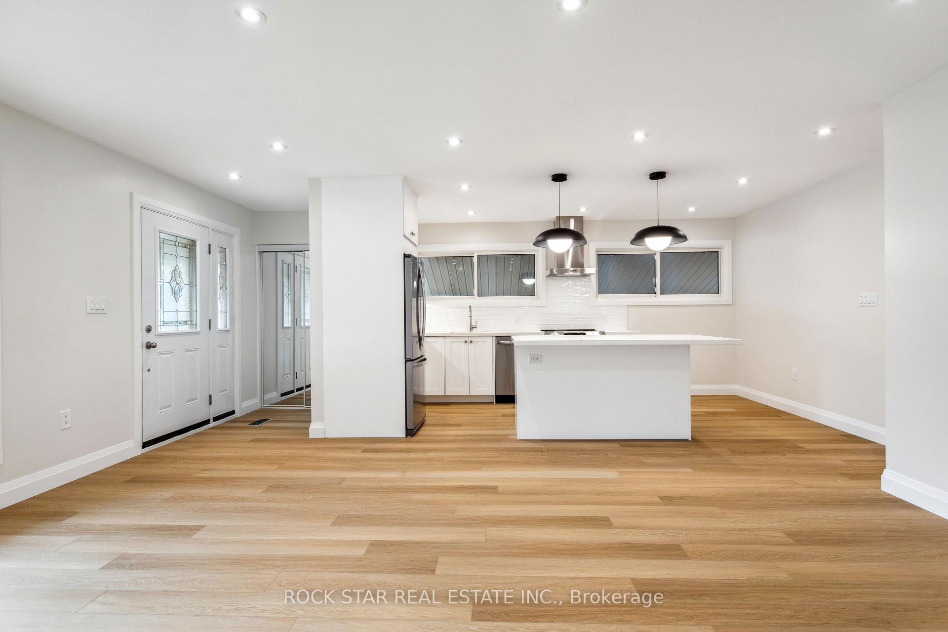 Photo 8 of Unit Main, 121 Toby Crescent, Hamilton, Huntington — HOMEH