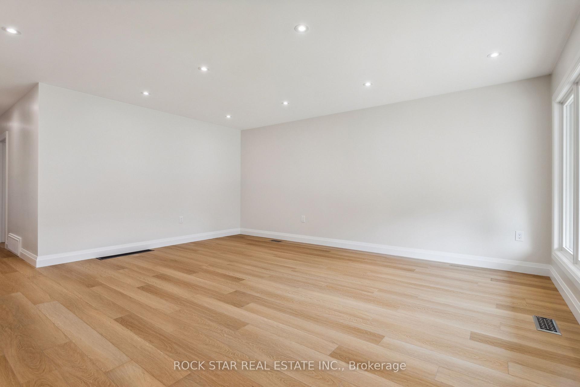 Photo 11 of Unit Main, 121 Toby Crescent, Hamilton, Huntington — HOMEH