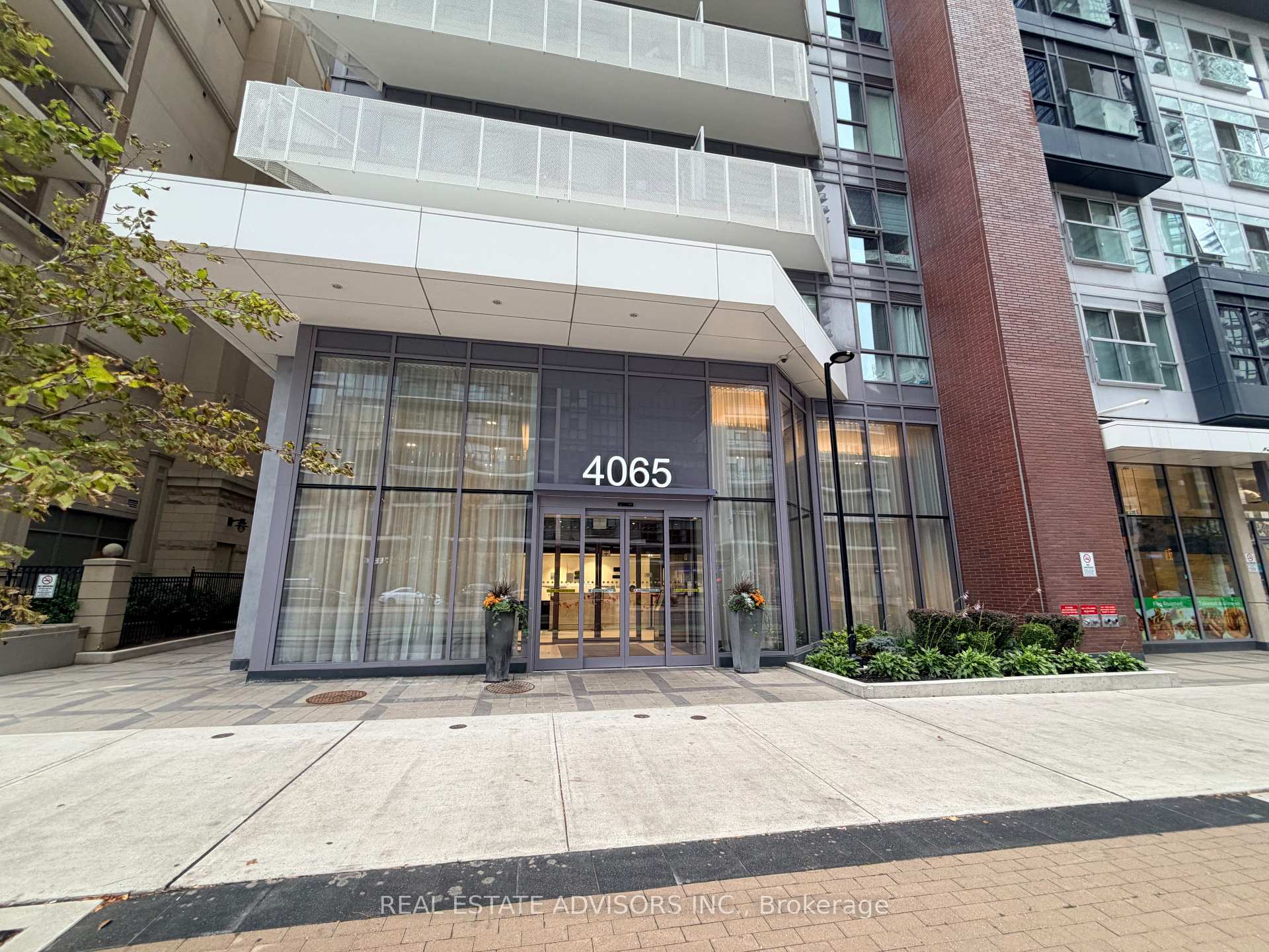 Photo 2 of Unit 1002, 4065 Confederation Parkway, Mississauga, City Centre — HOMEH
