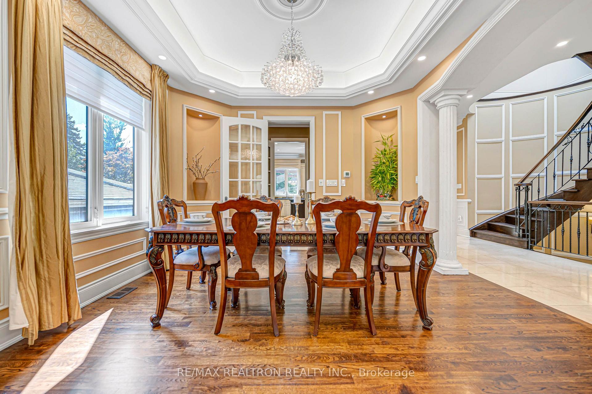 Photo 10 of 249 Holmes Avenue, North York, Willowdale East — HOMEH