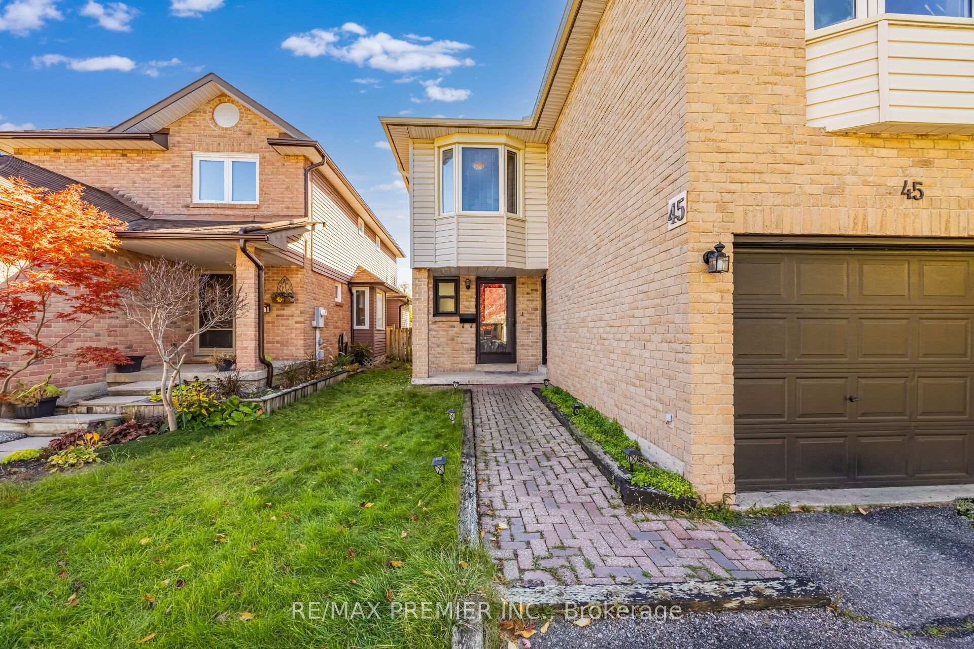 Photo 4 of 45 Rosebud Avenue, Brampton, Brampton West — HOMEH