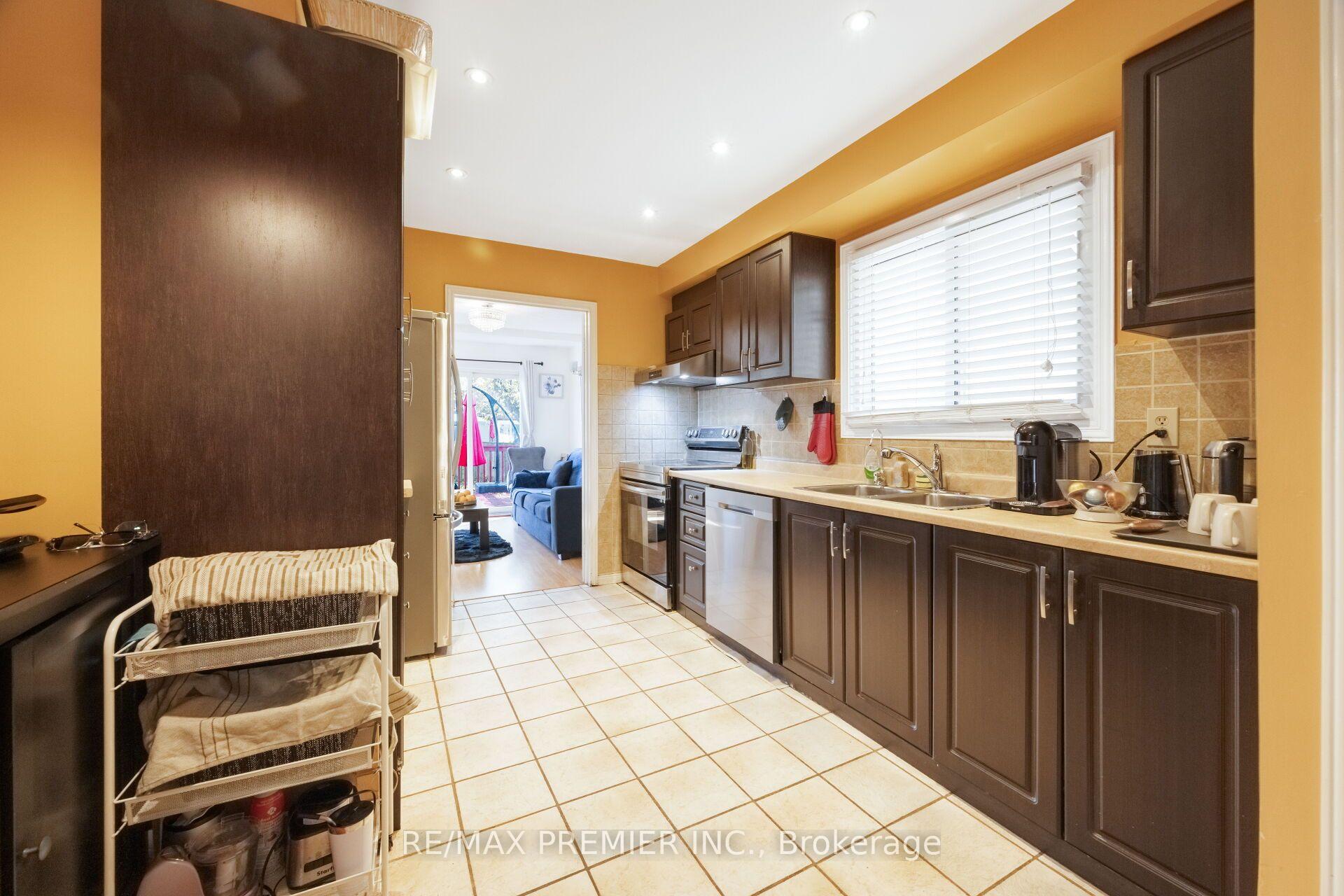 Photo 15 of 45 Rosebud Avenue, Brampton, Brampton West — HOMEH