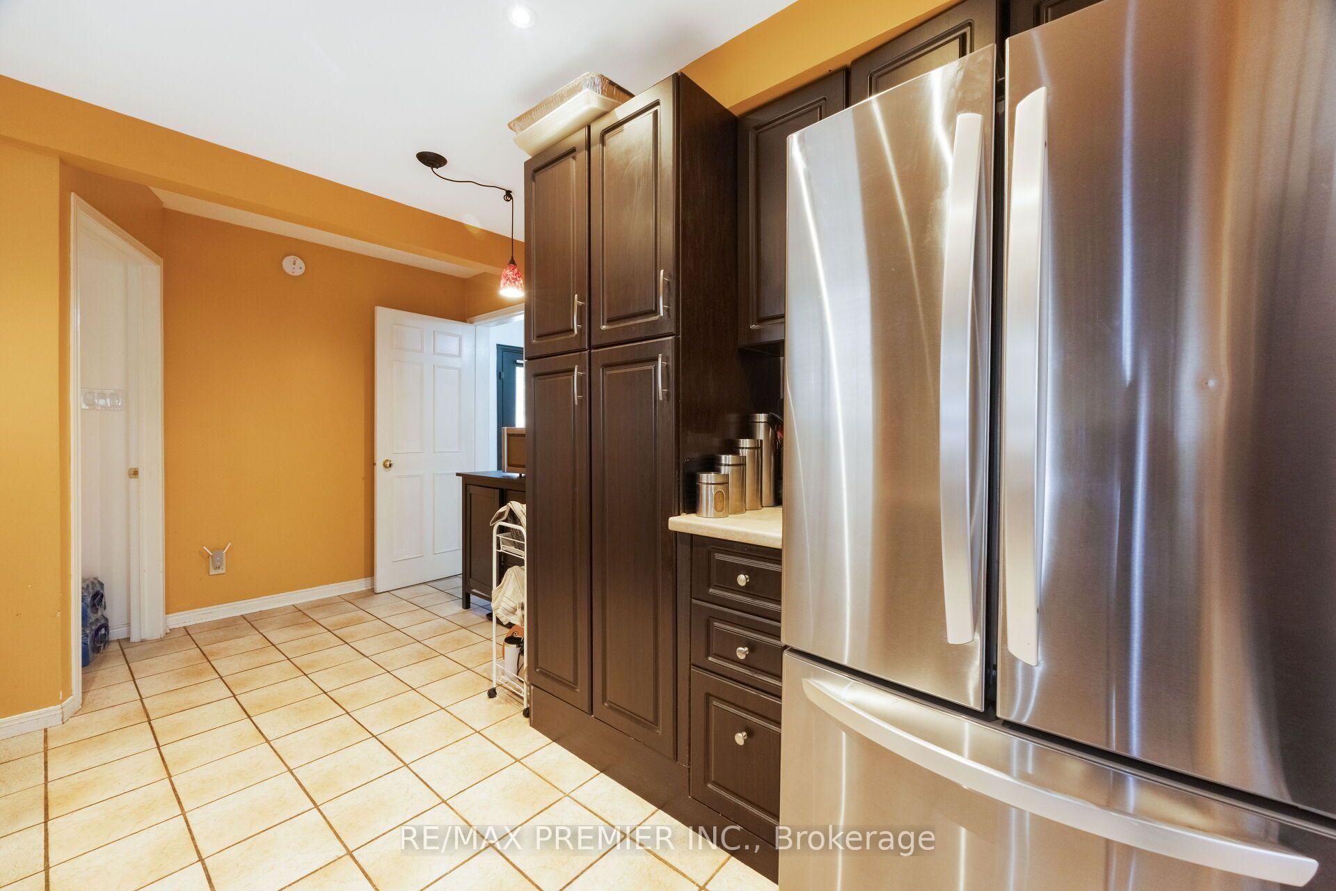 Photo 17 of 45 Rosebud Avenue, Brampton, Brampton West — HOMEH