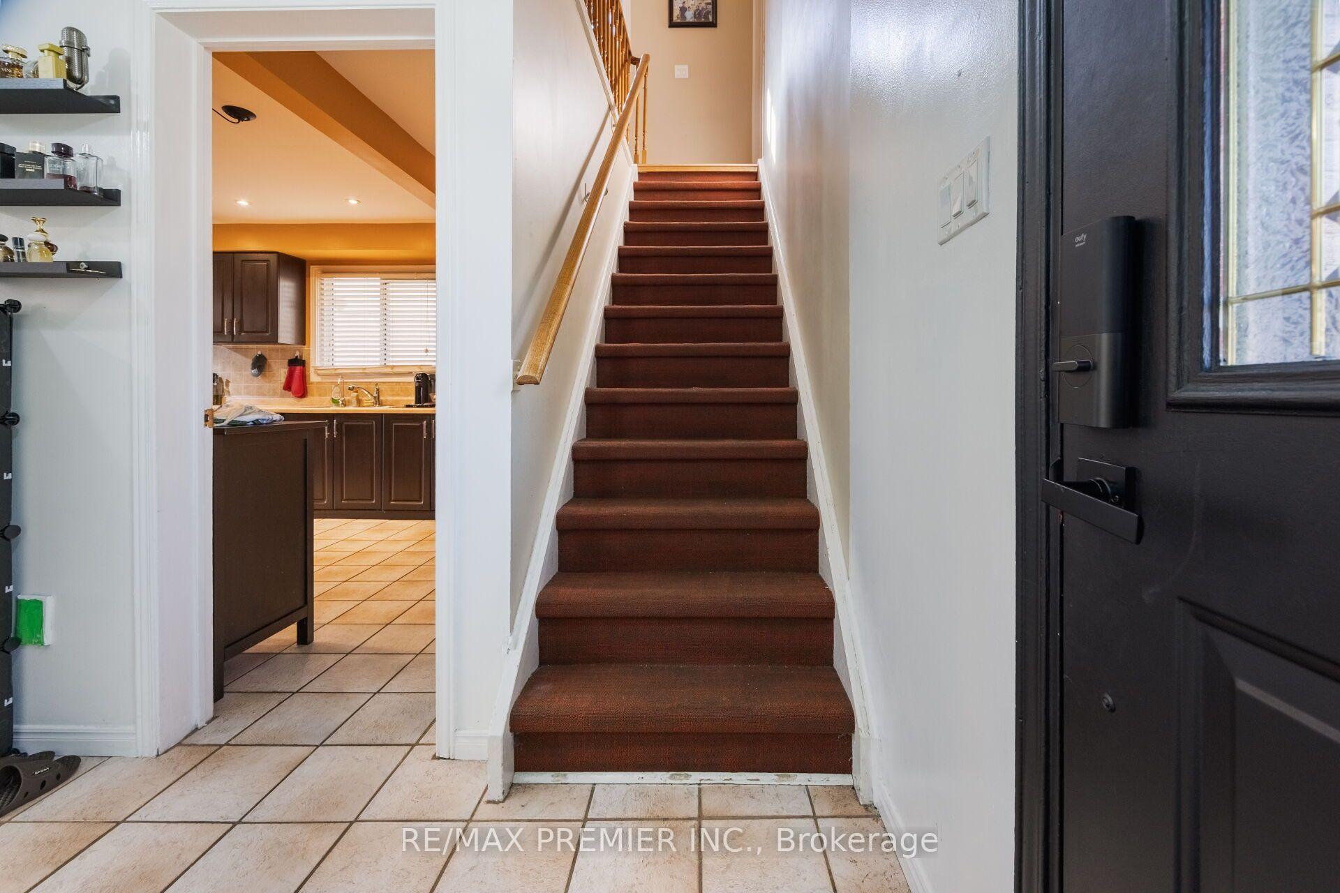 Photo 18 of 45 Rosebud Avenue, Brampton, Brampton West — HOMEH
