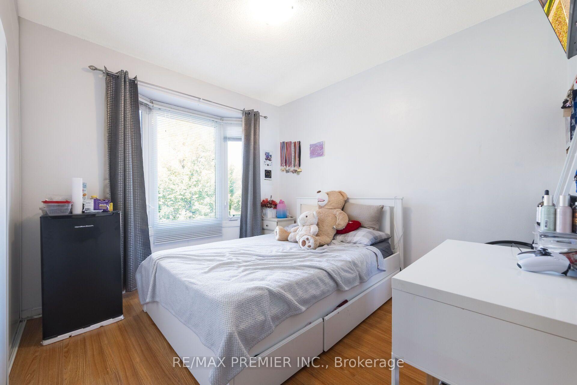 Photo 28 of 45 Rosebud Avenue, Brampton, Brampton West — HOMEH