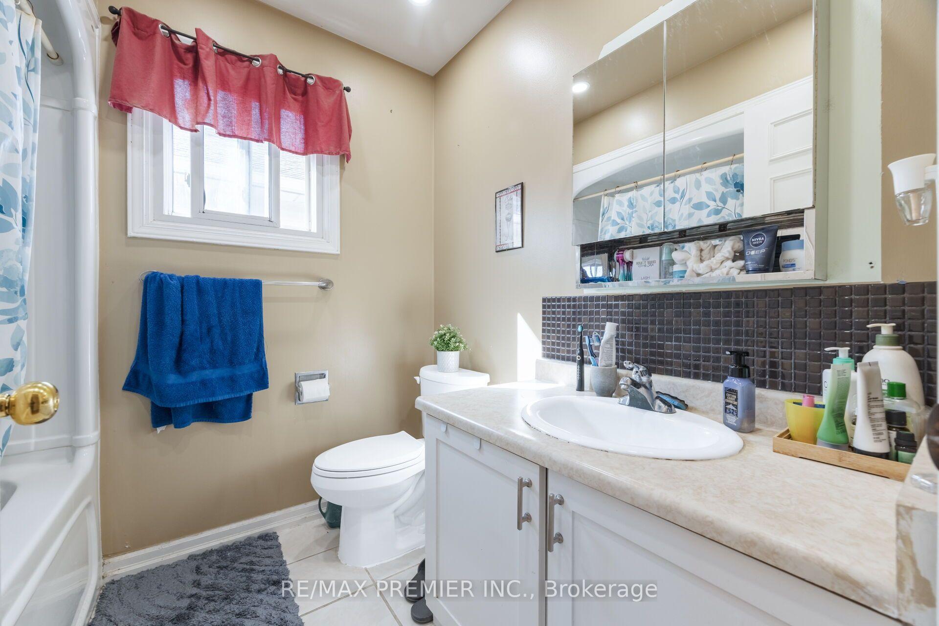 Photo 35 of 45 Rosebud Avenue, Brampton, Brampton West — HOMEH