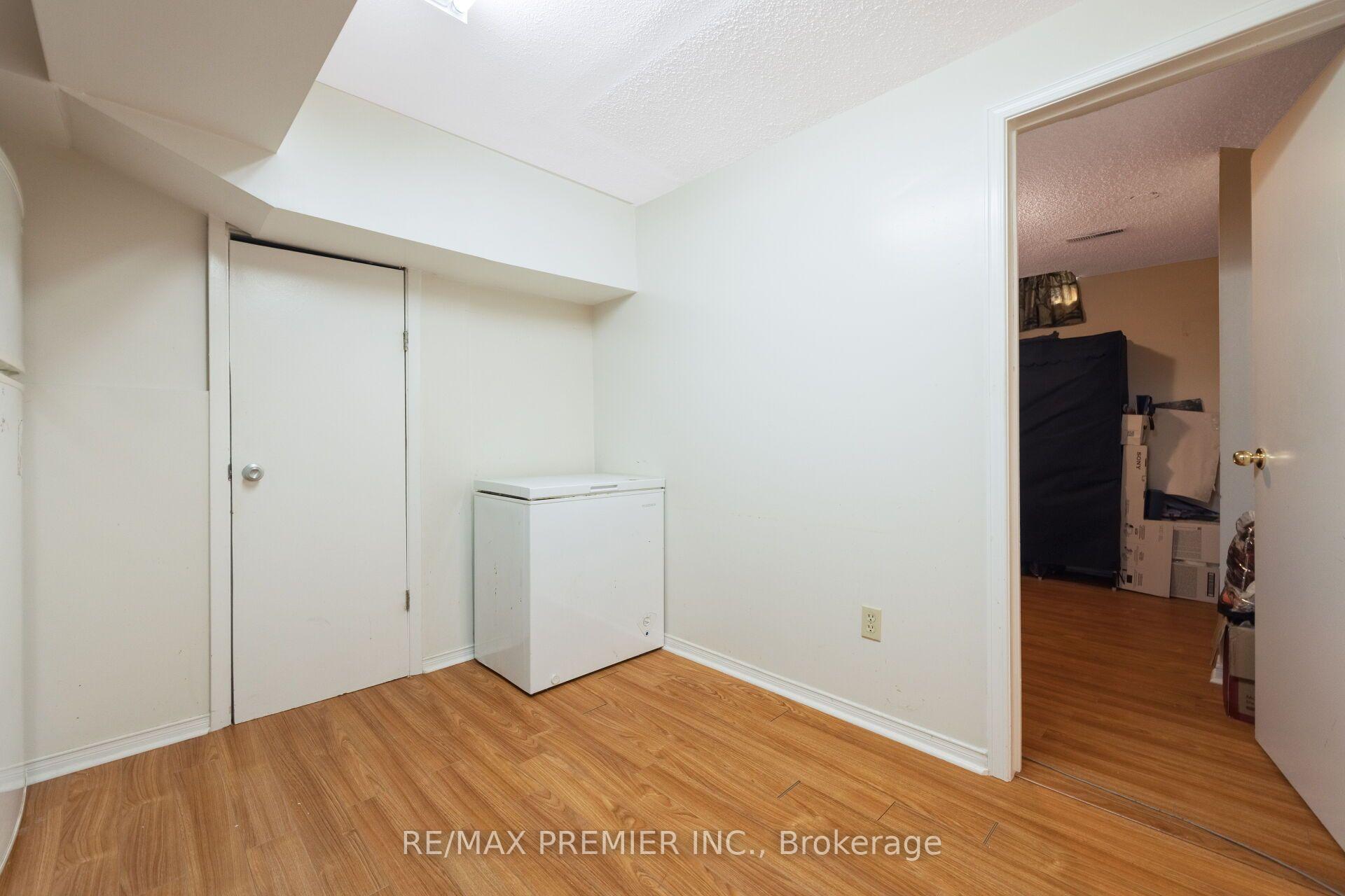 Photo 41 of 45 Rosebud Avenue, Brampton, Brampton West — HOMEH
