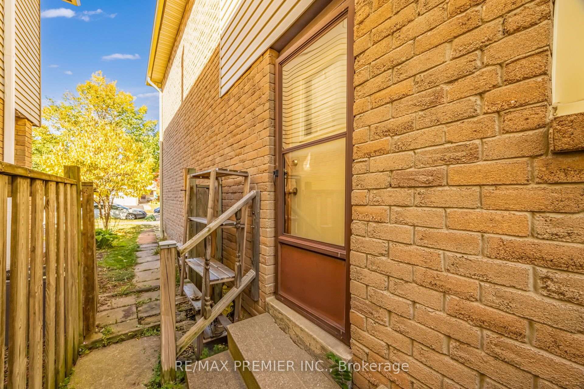 Photo 46 of 45 Rosebud Avenue, Brampton, Brampton West — HOMEH