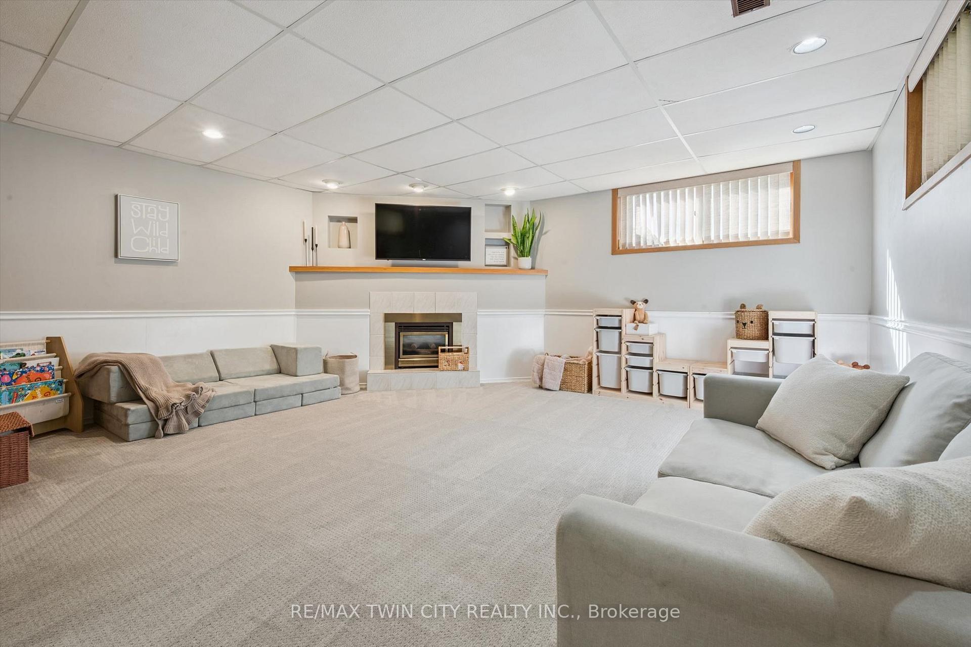 Photo 22 of 51 Cayley Court, Kitchener, Rockway — HOMEH