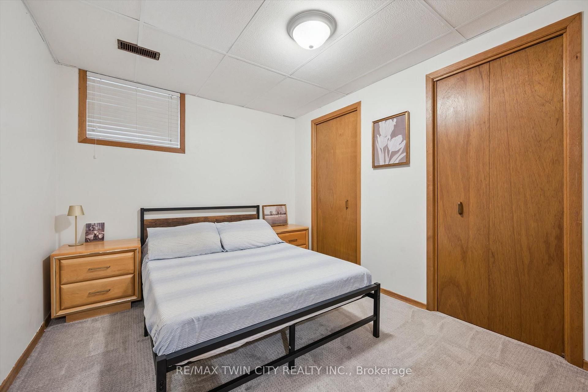 Photo 27 of 51 Cayley Court, Kitchener, Rockway — HOMEH
