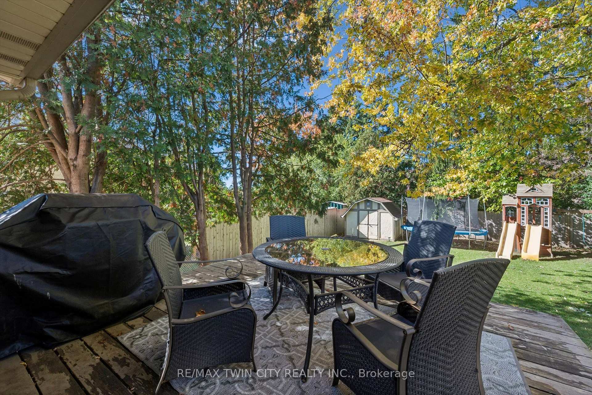 Photo 30 of 51 Cayley Court, Kitchener, Rockway — HOMEH