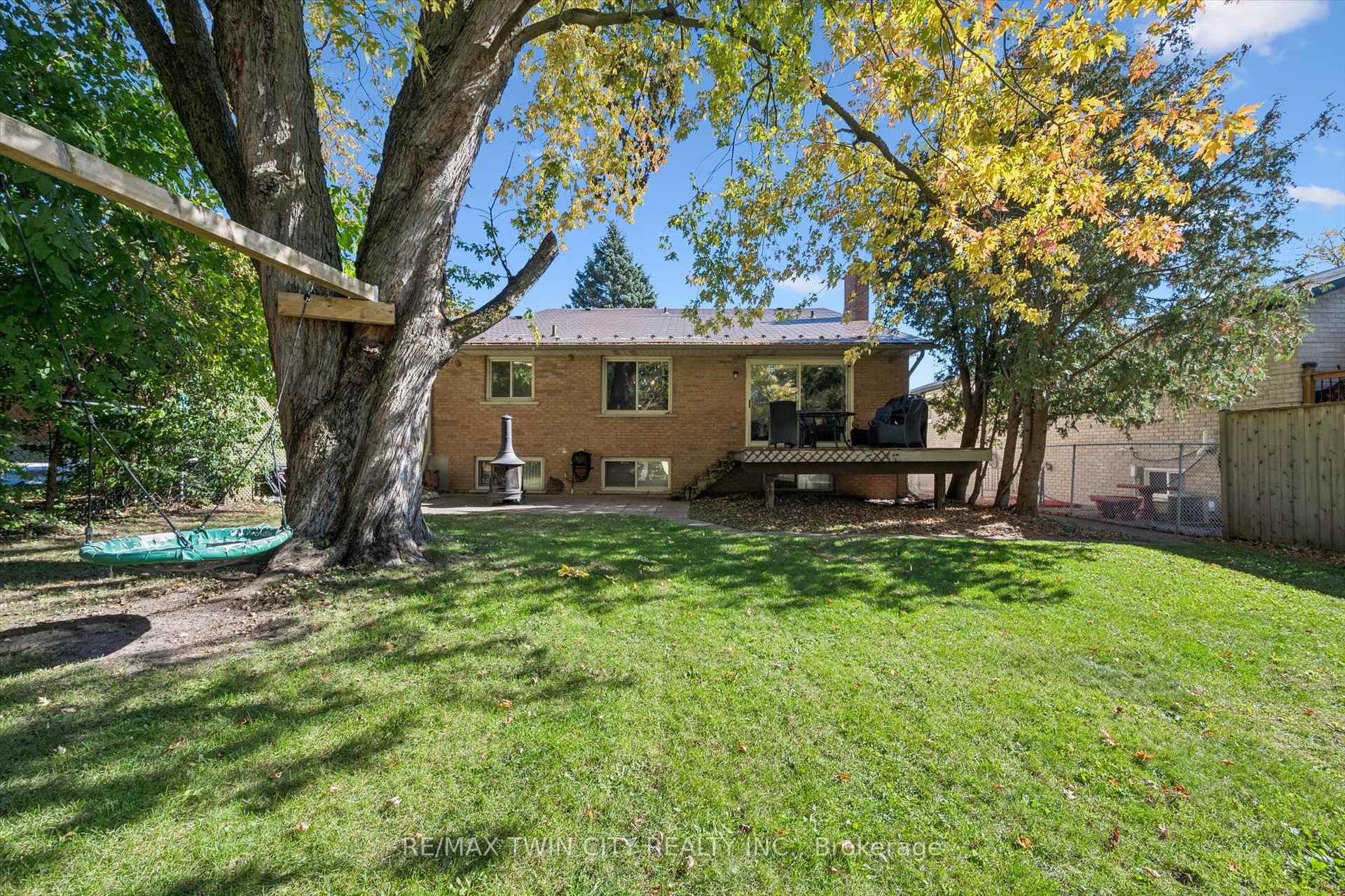 Photo 34 of 51 Cayley Court, Kitchener, Rockway — HOMEH