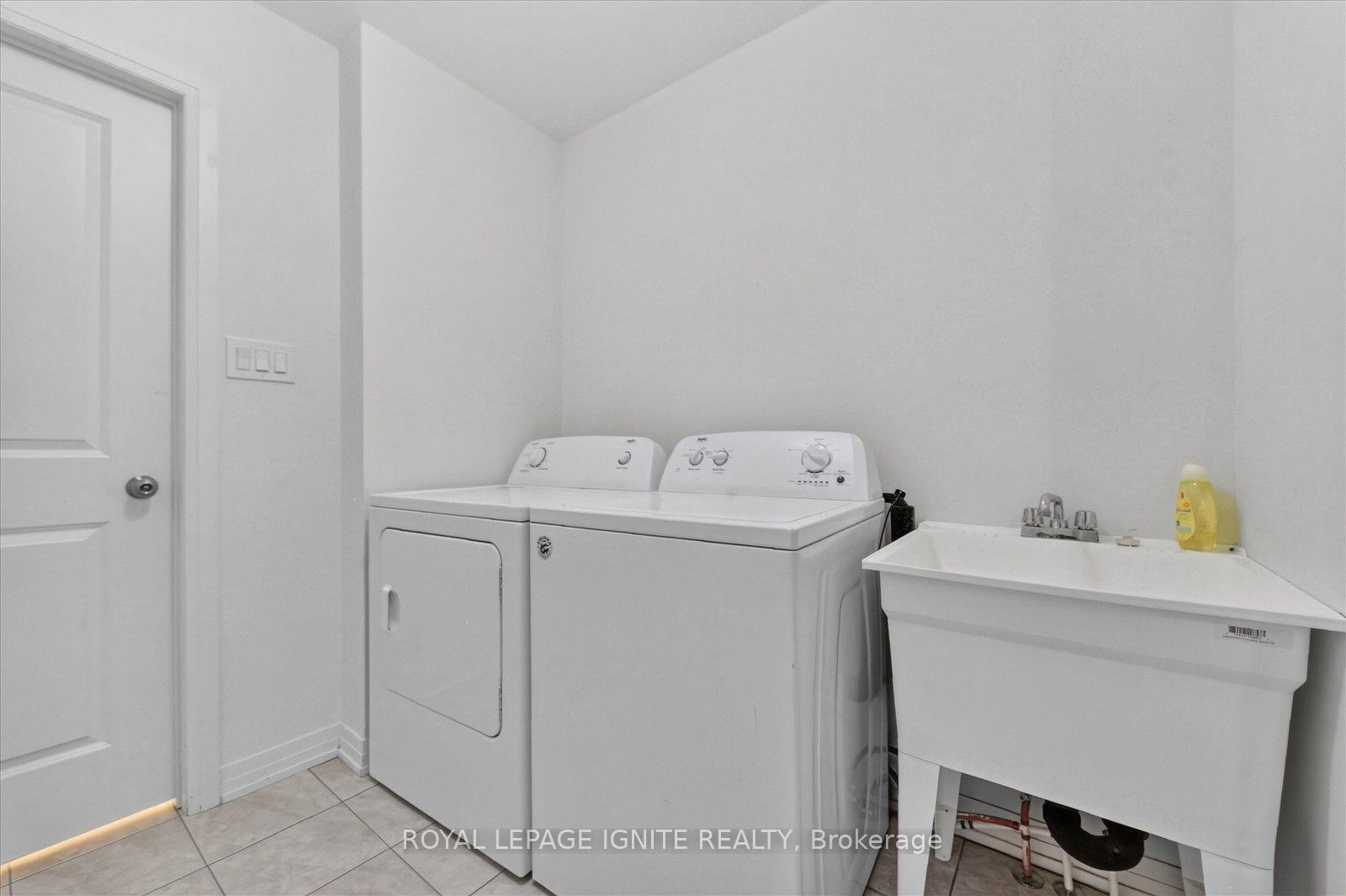Photo 8 of 67 King George Way, Clarington, Bowmanville — HOMEH