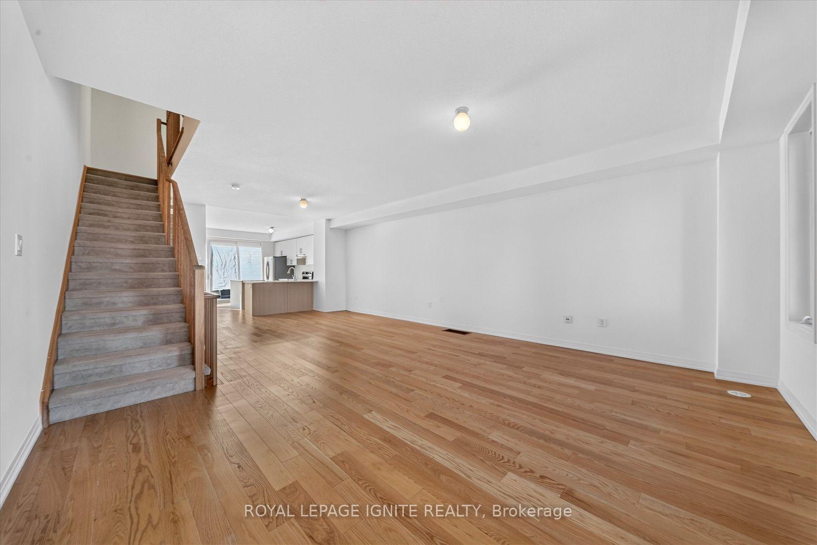 Photo 16 of 67 King George Way, Clarington, Bowmanville — HOMEH