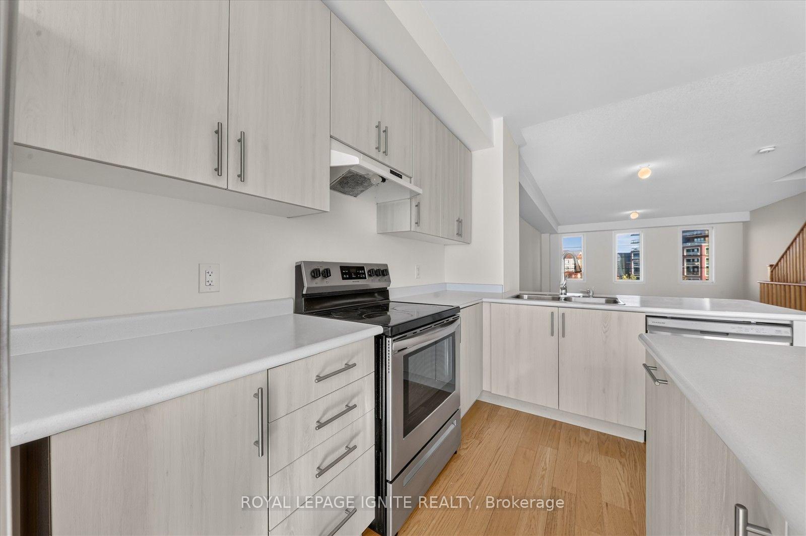 Photo 20 of 67 King George Way, Clarington, Bowmanville — HOMEH