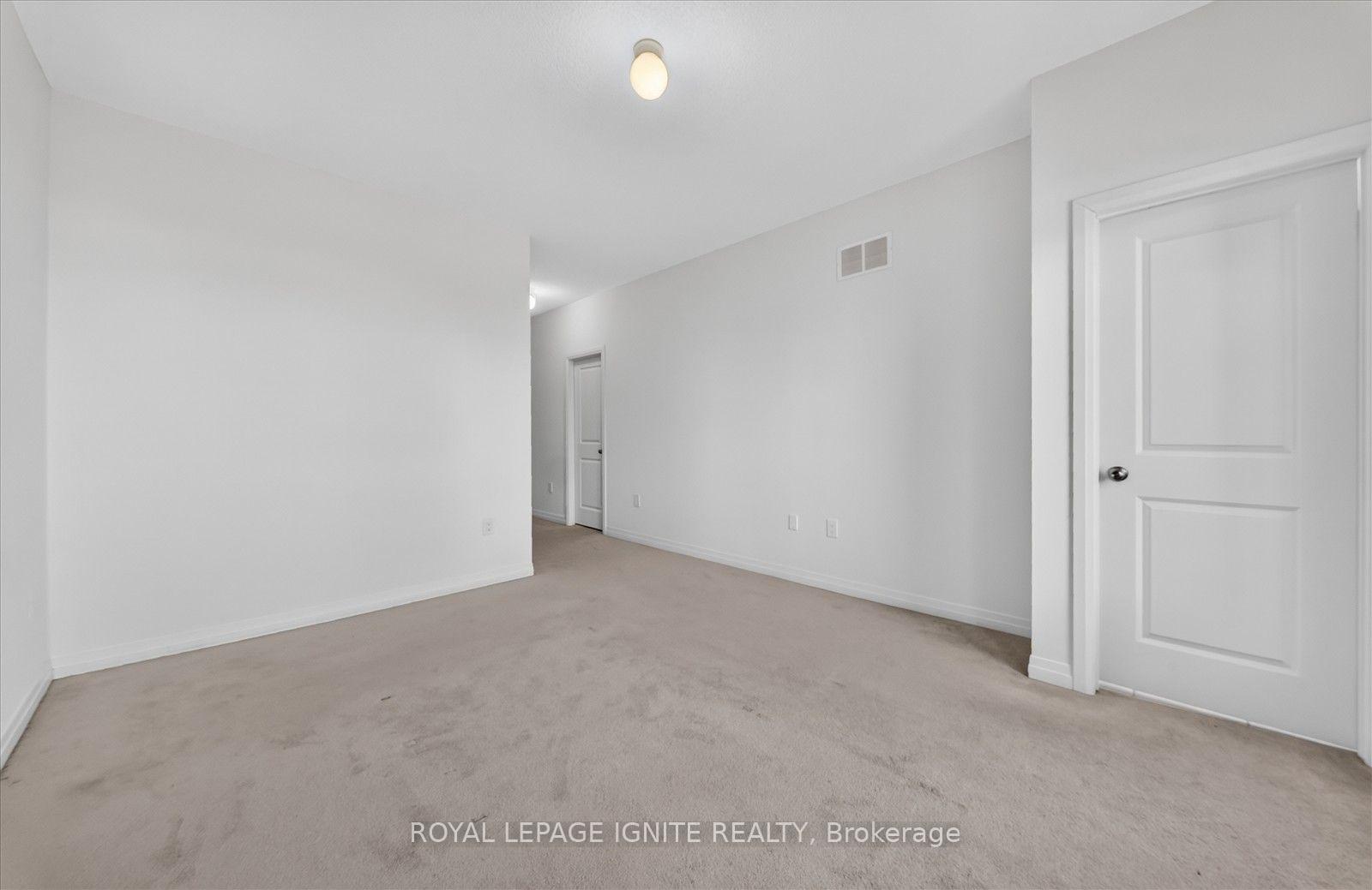 Photo 35 of 67 King George Way, Clarington, Bowmanville — HOMEH