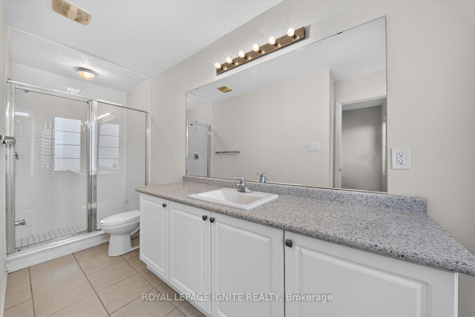 Photo 36 of 67 King George Way, Clarington, Bowmanville — HOMEH