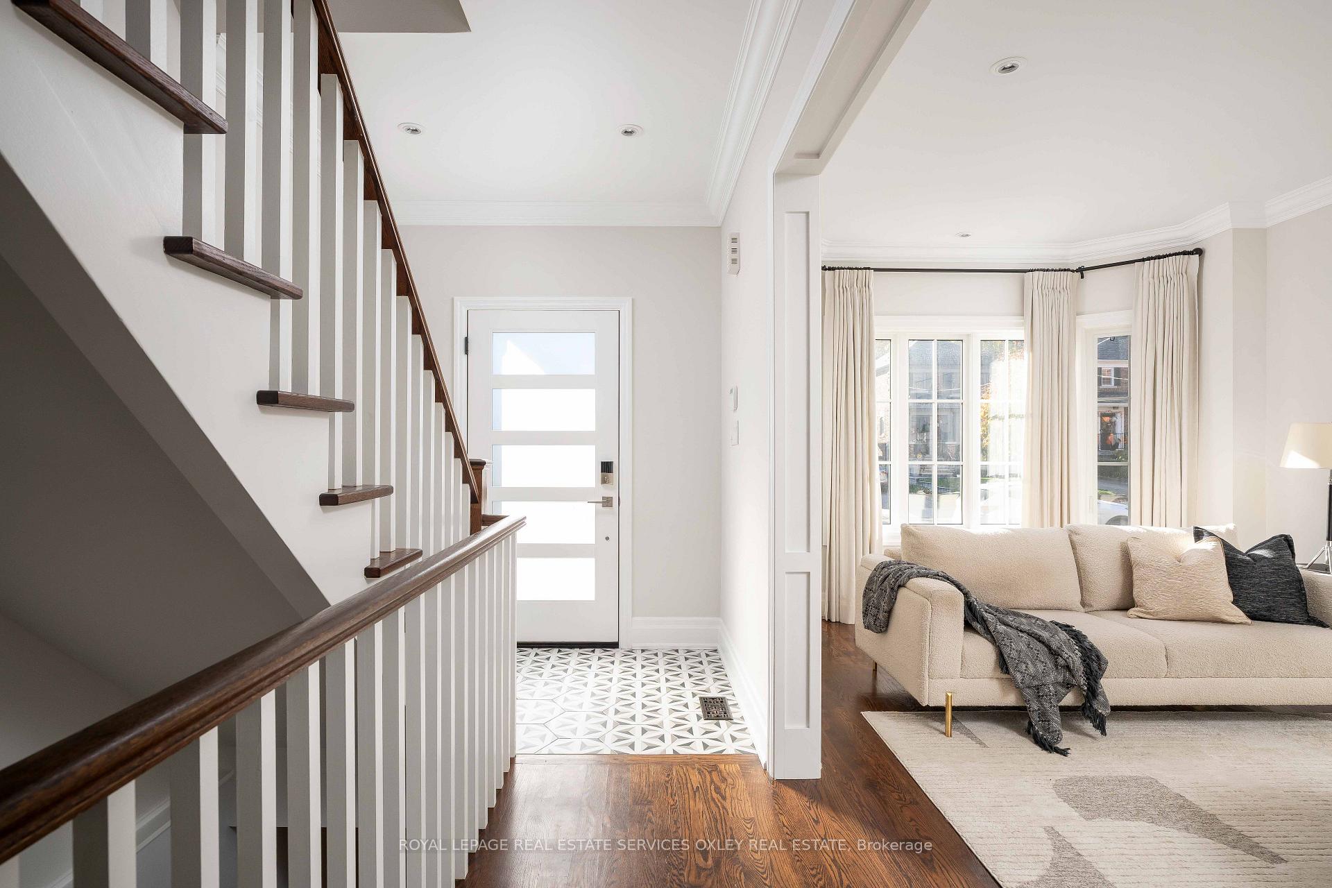 Photo 2 of 44 Donlea Drive, Toronto, Leaside — HOMEH