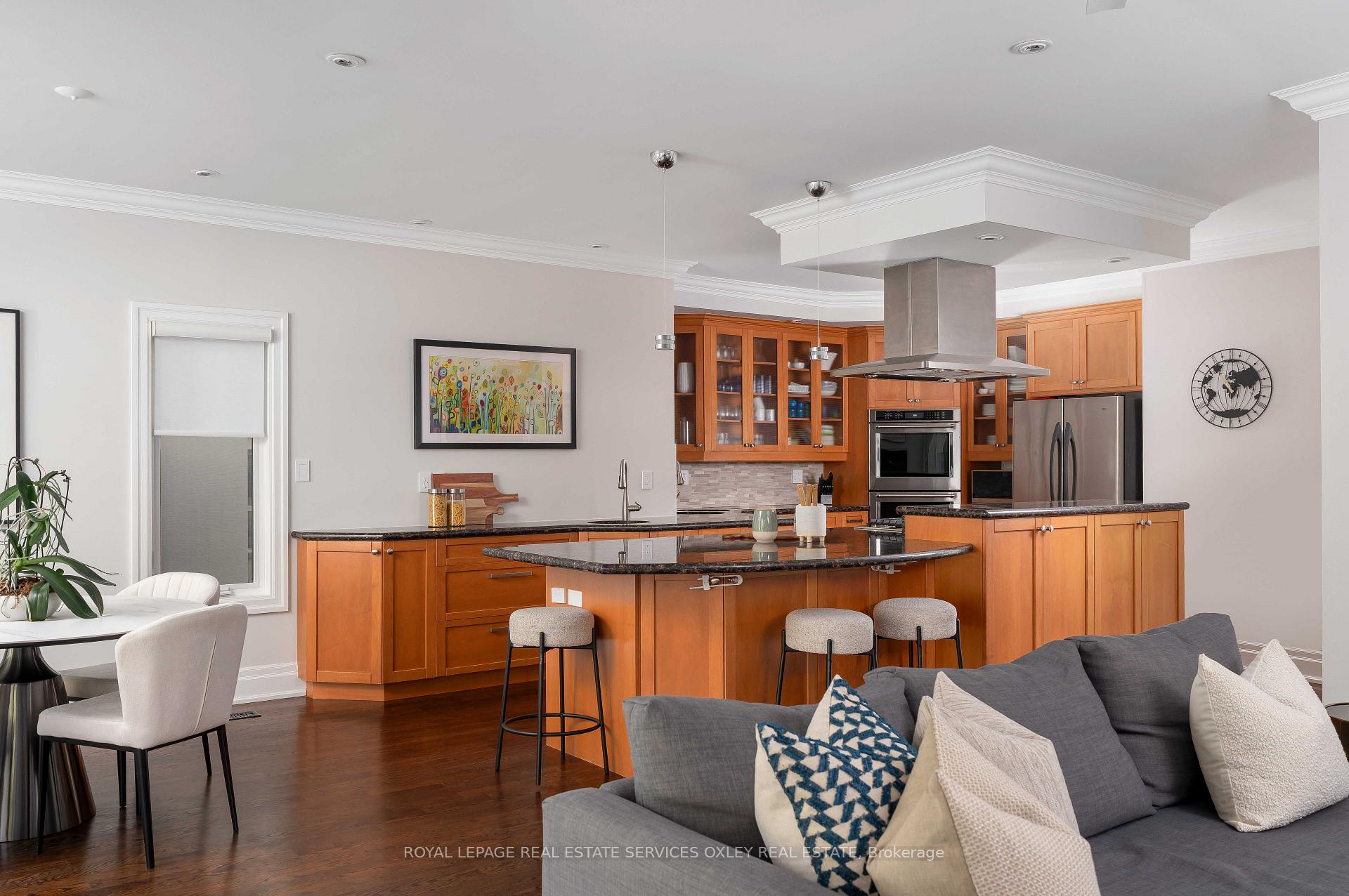 Photo 11 of 44 Donlea Drive, Toronto, Leaside — HOMEH
