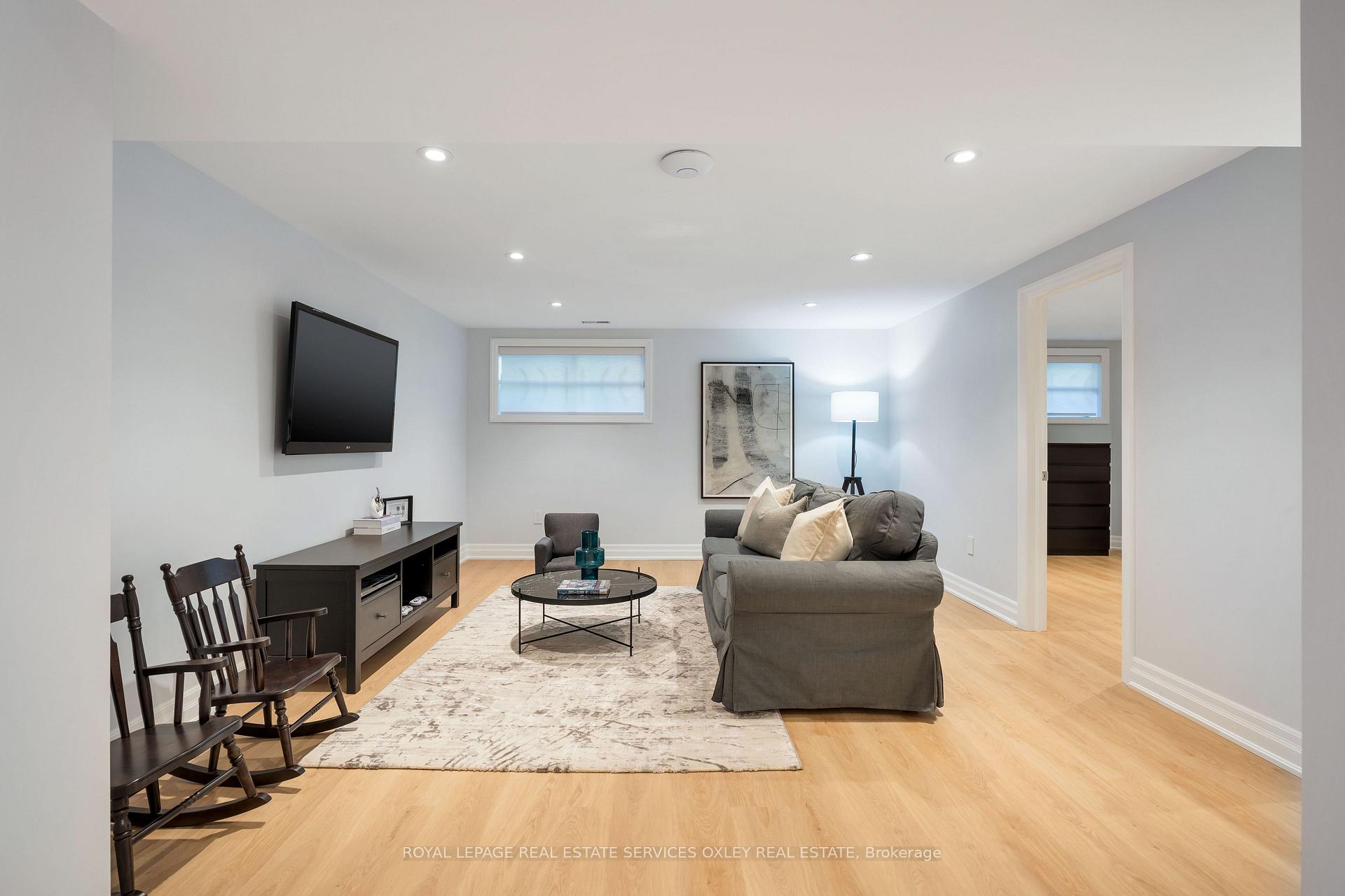 Photo 30 of 44 Donlea Drive, Toronto, Leaside — HOMEH