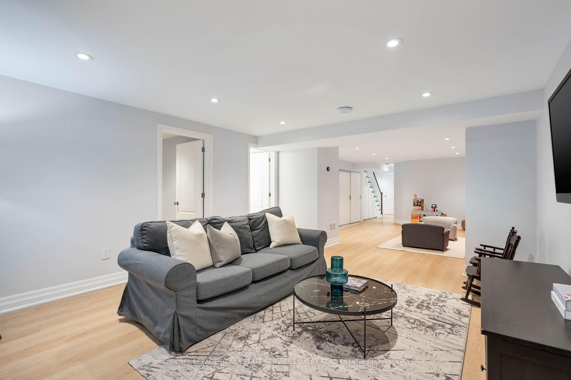 Photo 31 of 44 Donlea Drive, Toronto, Leaside — HOMEH
