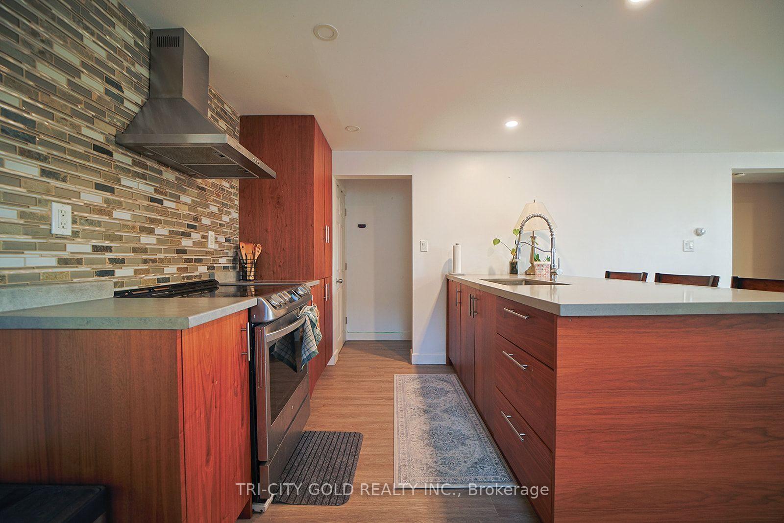 Photo 10 of 53 Buffalo Street, Brantford — HOMEH