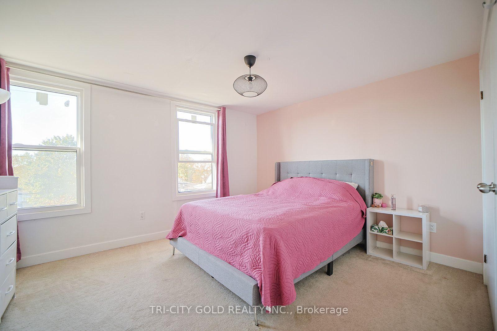 Photo 25 of 53 Buffalo Street, Brantford — HOMEH
