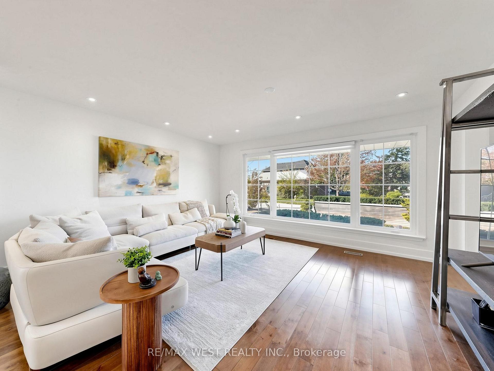 Photo 13 of 151 Palm Drive, North York, Clanton Park — HOMEH
