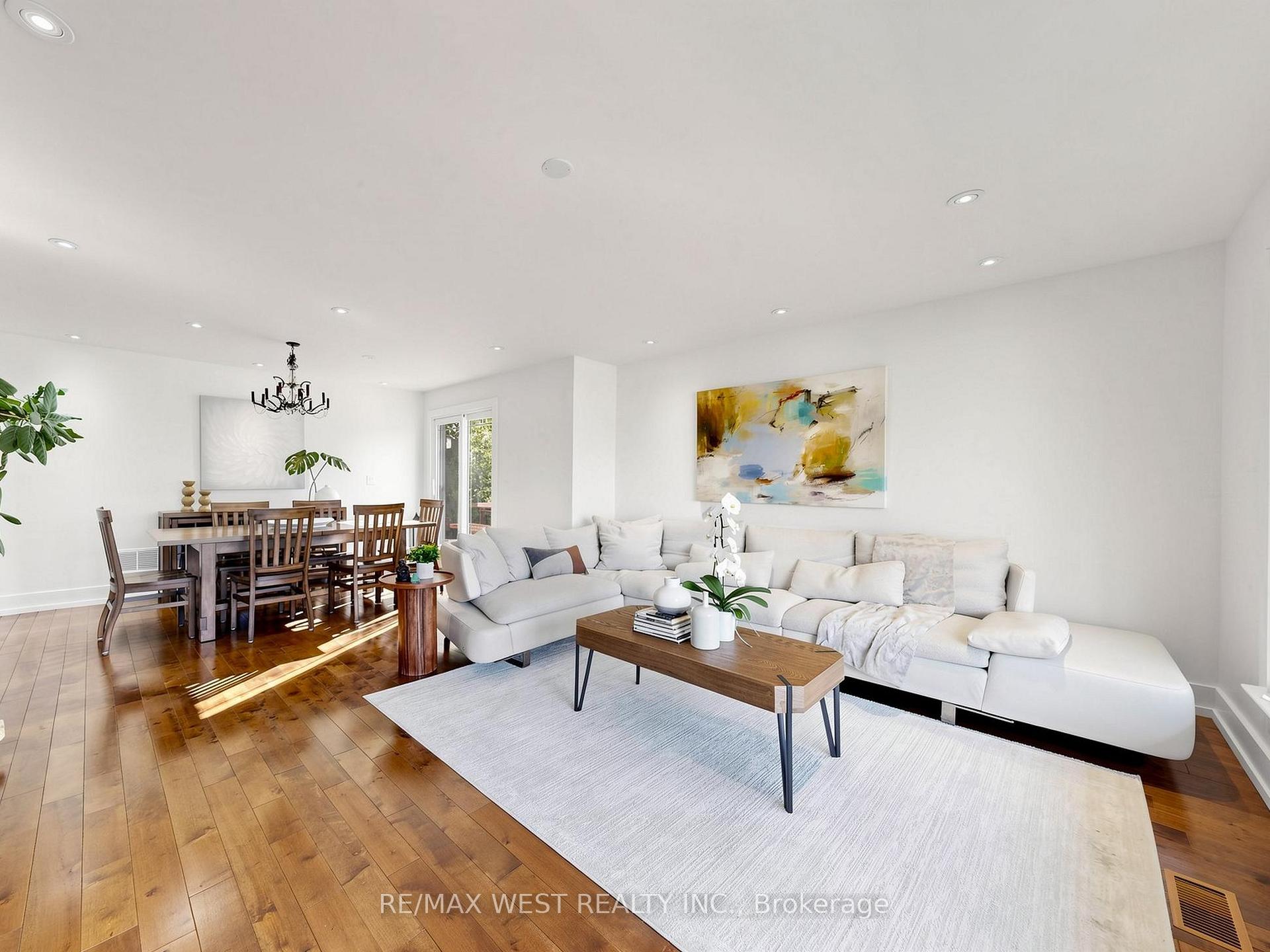 Photo 17 of 151 Palm Drive, North York, Clanton Park — HOMEH