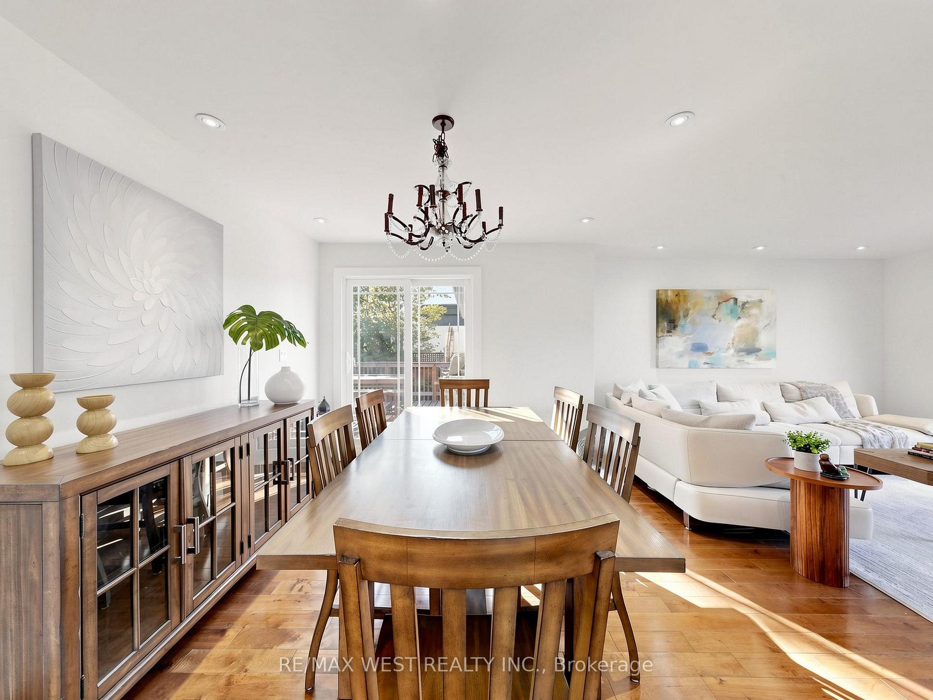 Photo 20 of 151 Palm Drive, North York, Clanton Park — HOMEH