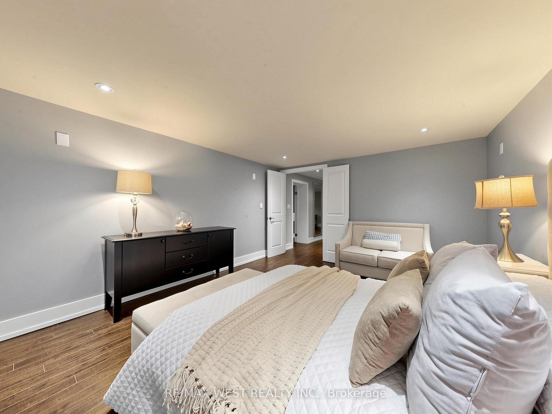Photo 50 of 151 Palm Drive, North York, Clanton Park — HOMEH