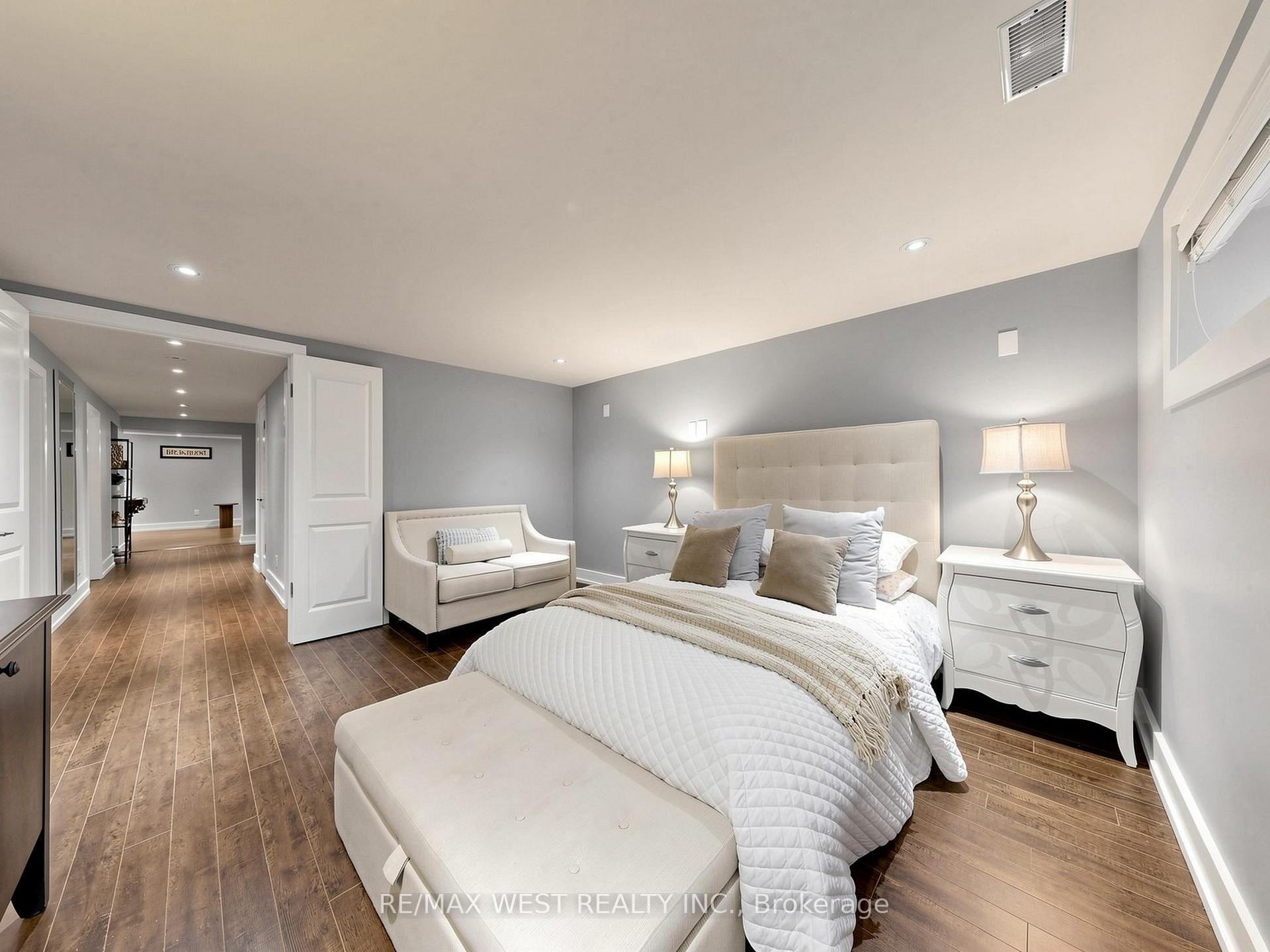 Photo 51 of 151 Palm Drive, North York, Clanton Park — HOMEH