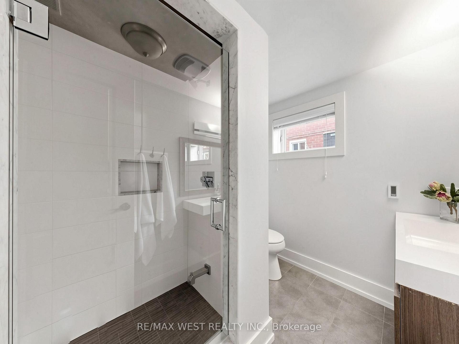 Photo 54 of 151 Palm Drive, North York, Clanton Park — HOMEH