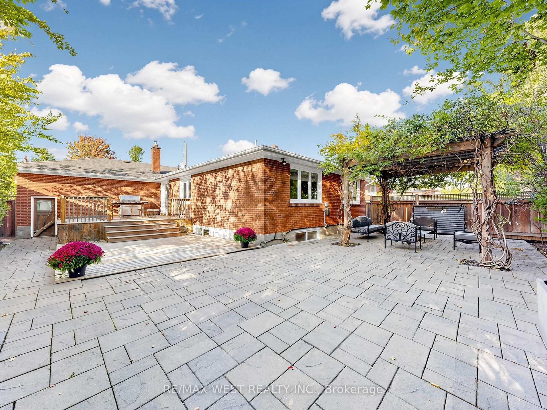Photo 59 of 151 Palm Drive, North York, Clanton Park — HOMEH