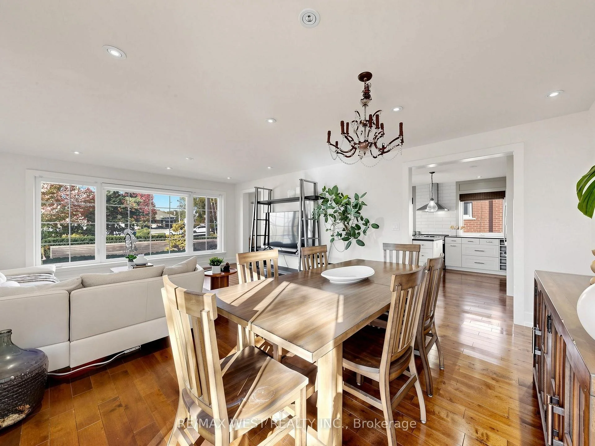 Photo 25 of 151 Palm Drive, North York, Clanton Park — HOMEH