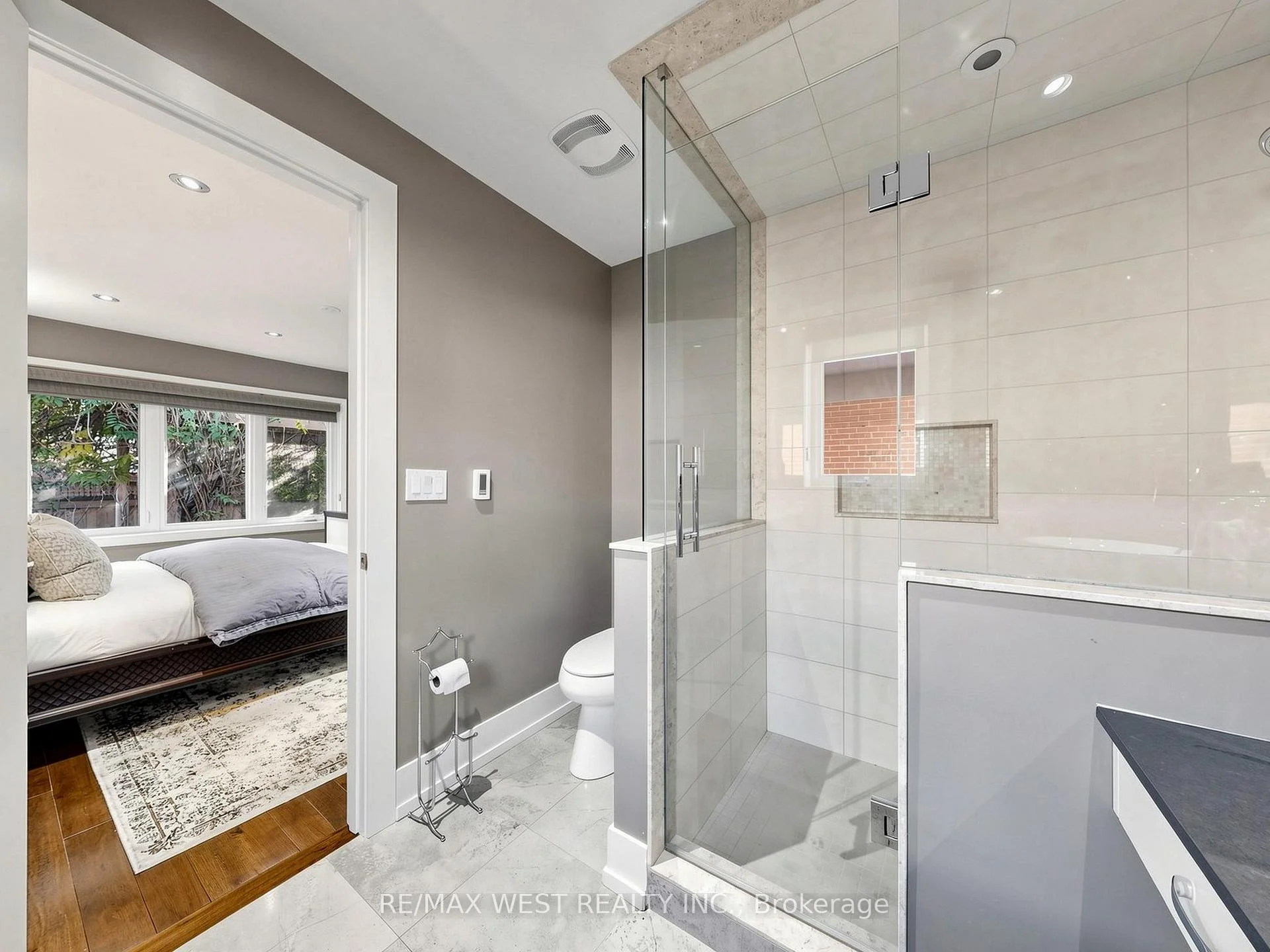 Photo 35 of 151 Palm Drive, North York, Clanton Park — HOMEH